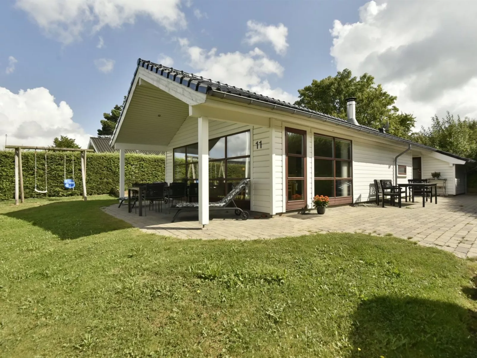 "Kyllikki" - 300m to the fjord-Buiten