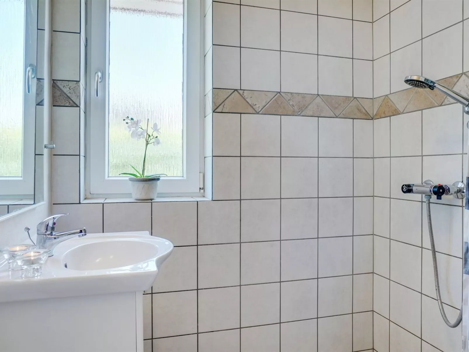 "Kajana" - 400m from the sea-Binnen