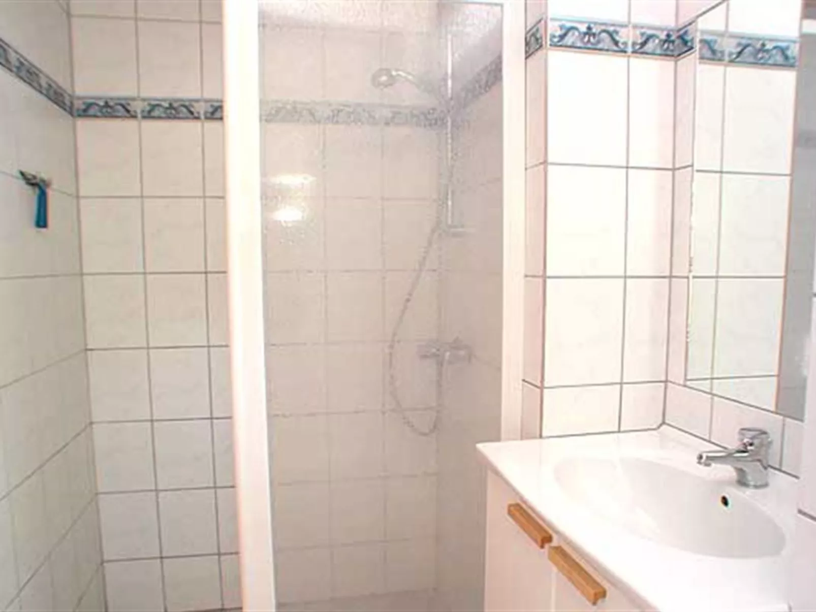 "Ulla" - 300m from the sea-Binnen