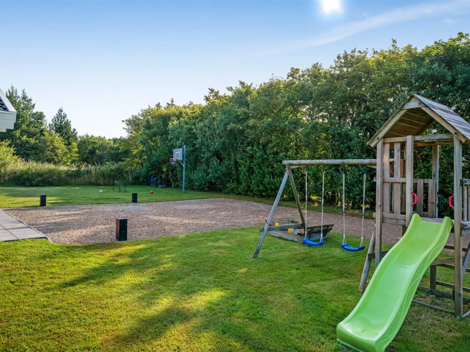 "Sviðandi" - 1.5km from the sea-Buiten