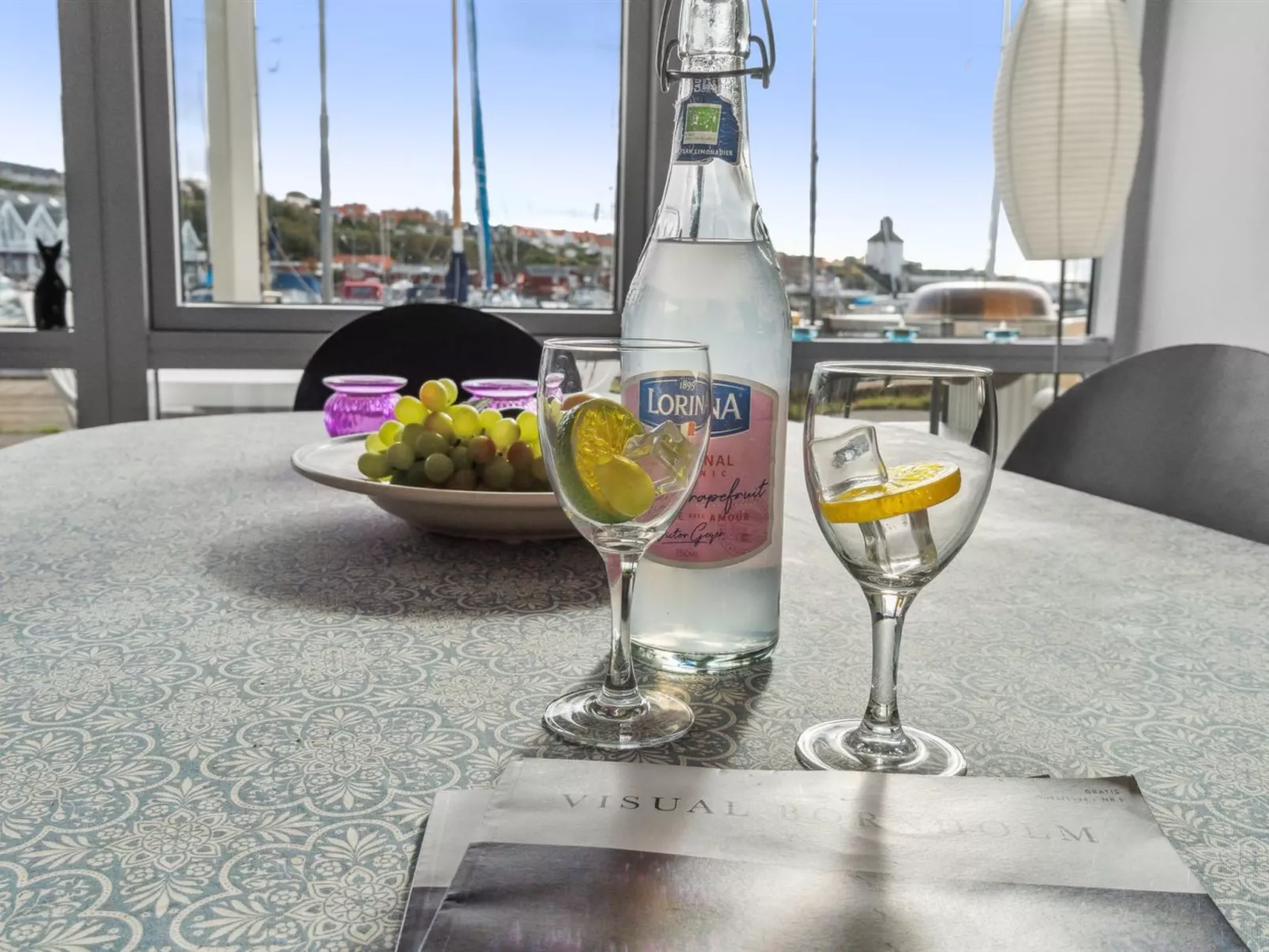 "Frigg" - 10m from the sea-Binnen