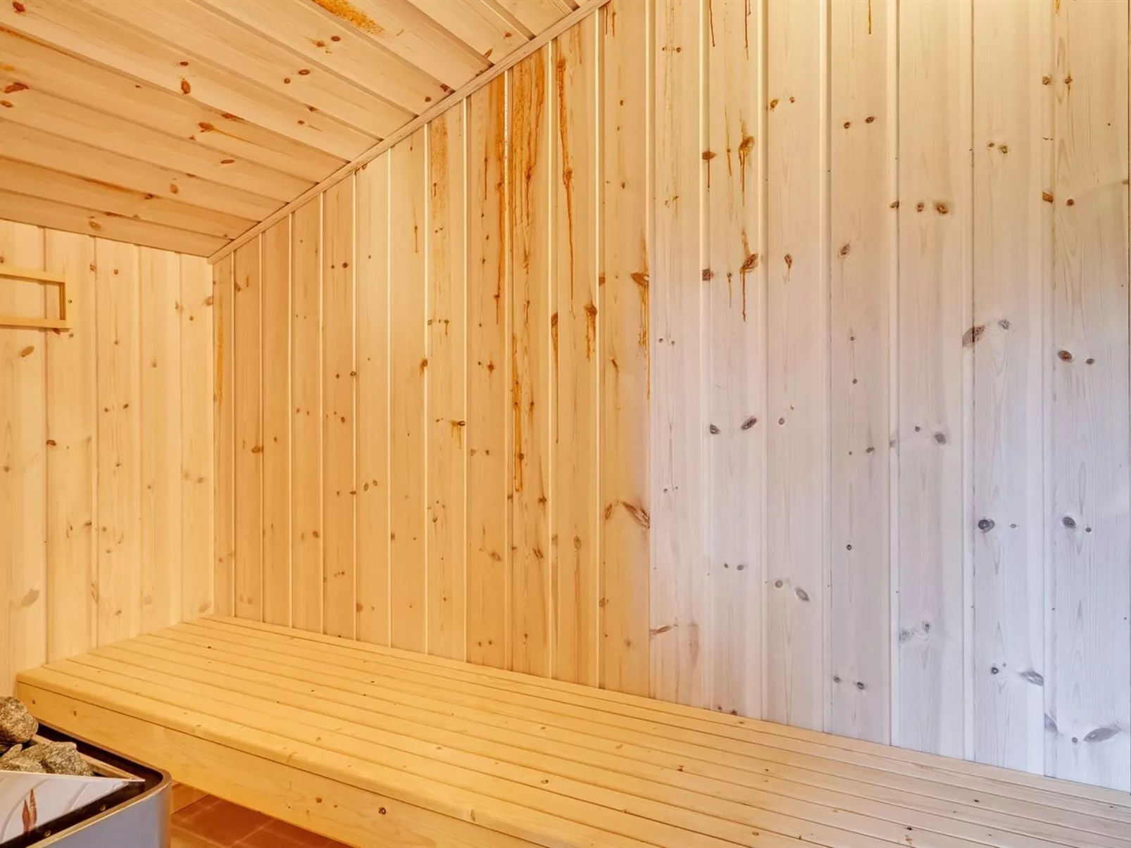 "Tayler" - 1.8km from the sea-Binnen