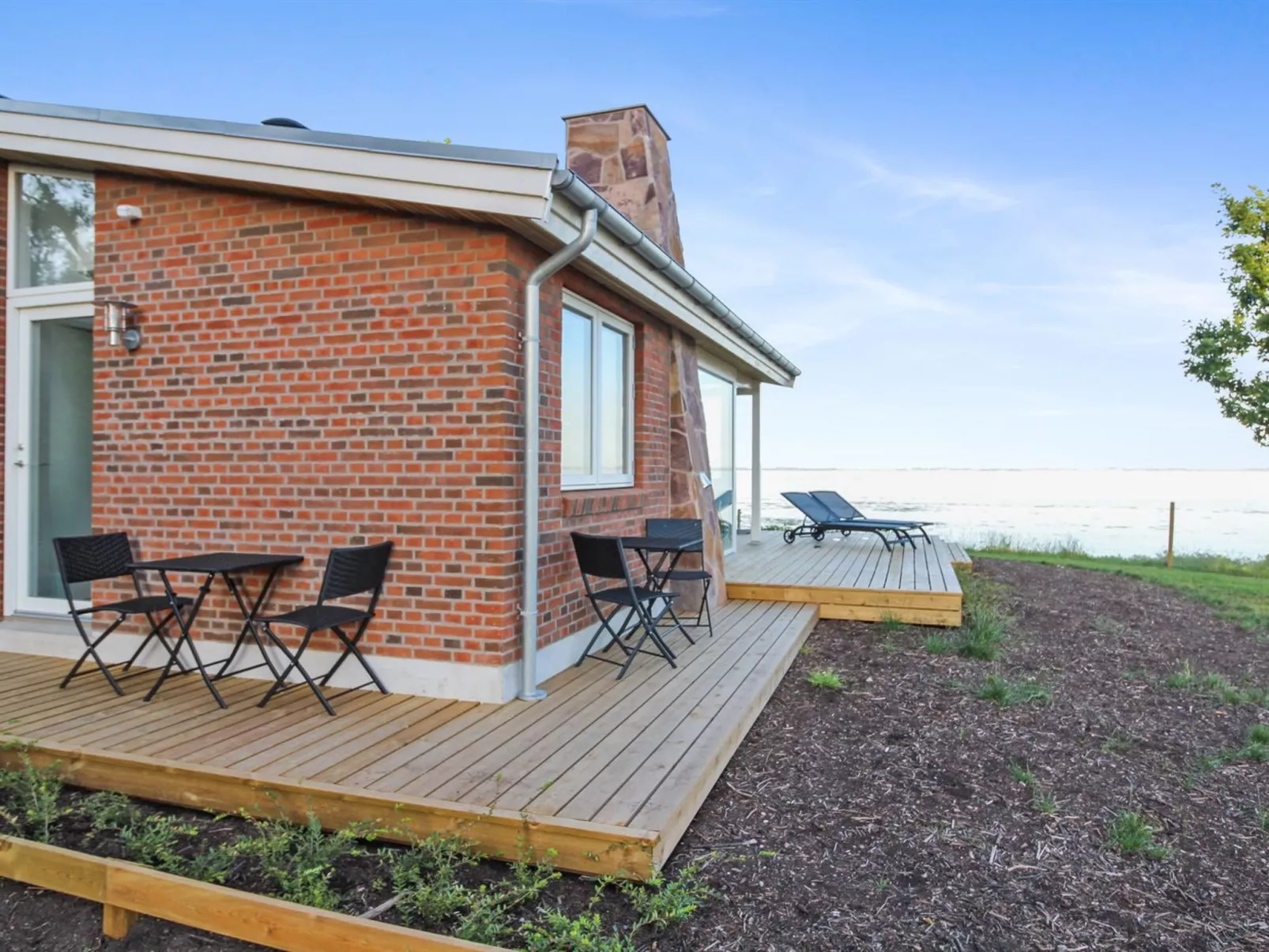 "Sasser" - 10m from the sea-Buiten