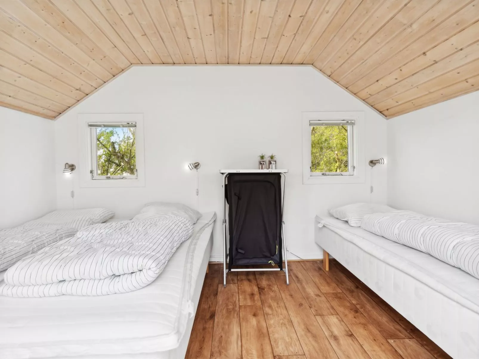 "Store" - 700m from the sea-Binnen