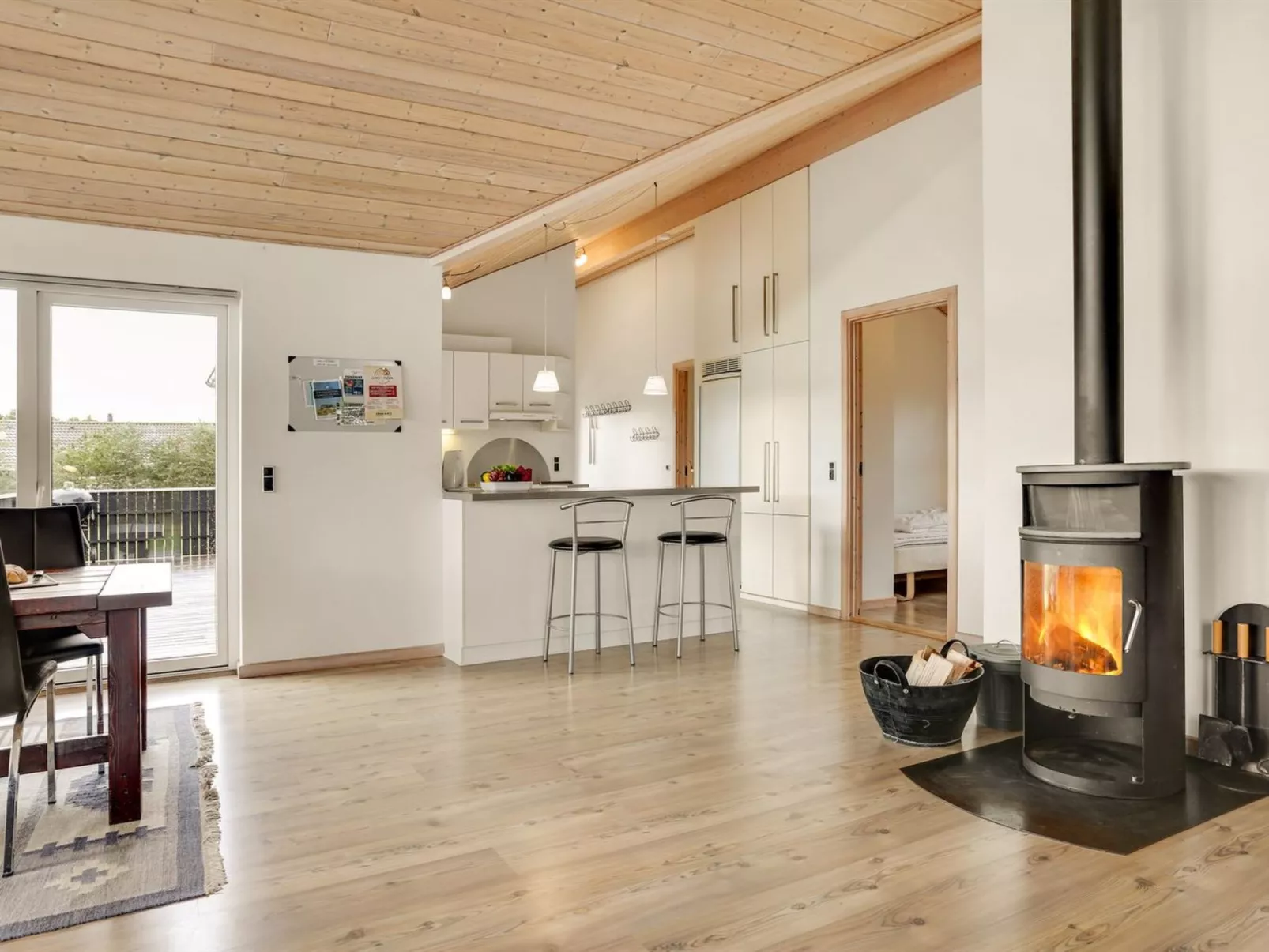 "Lirim" - 50m from the sea-Binnen