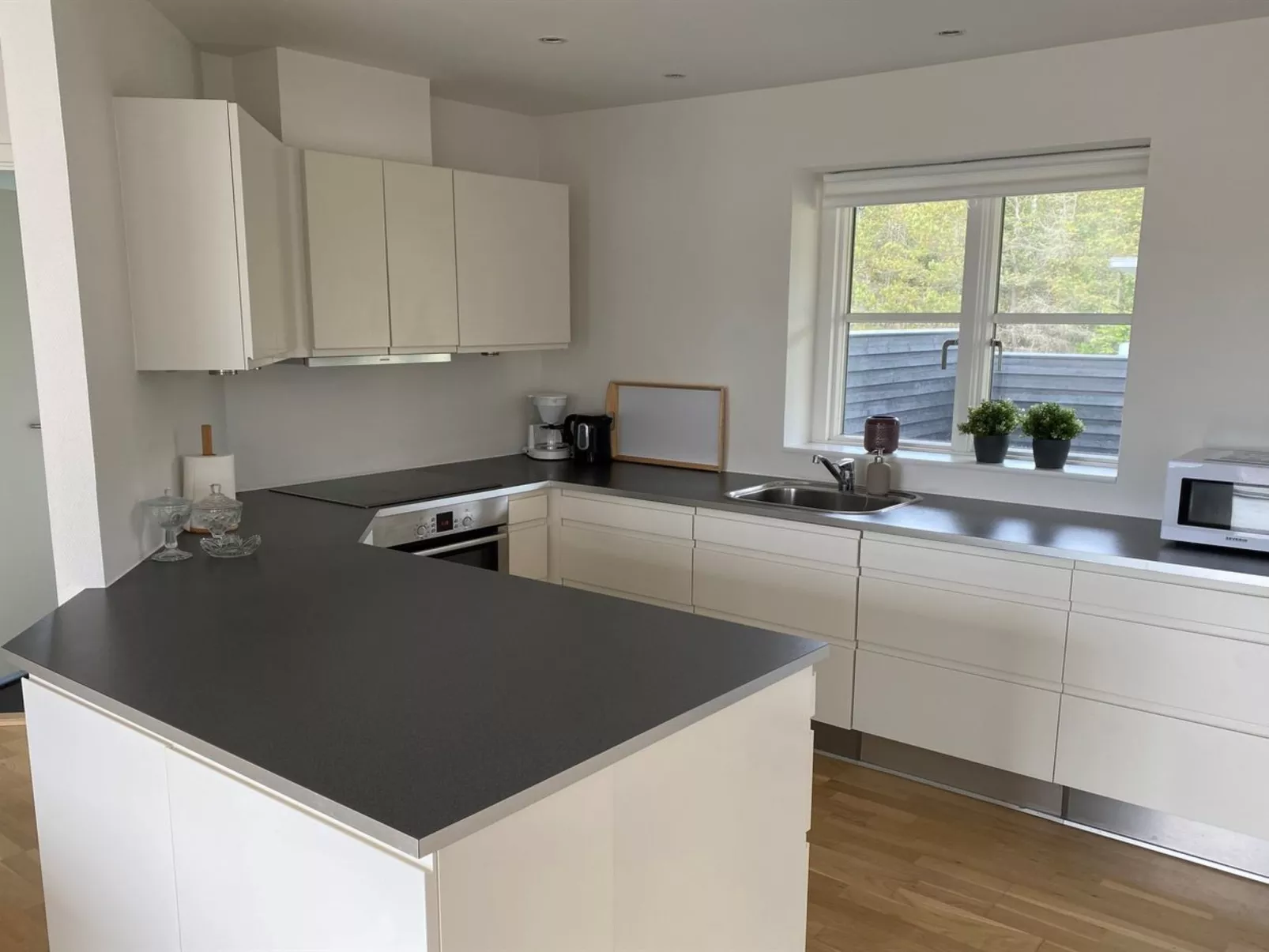 "Henke" - 500m from the sea-Binnen