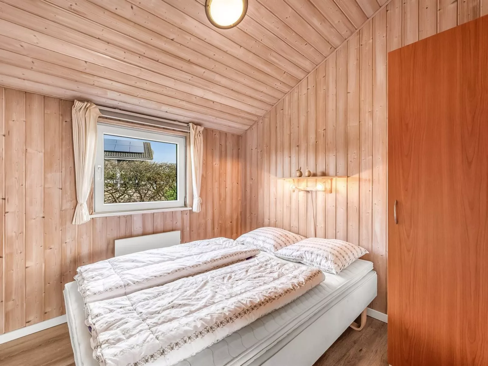 "Loviisa" - 300m to the fjord-Binnen