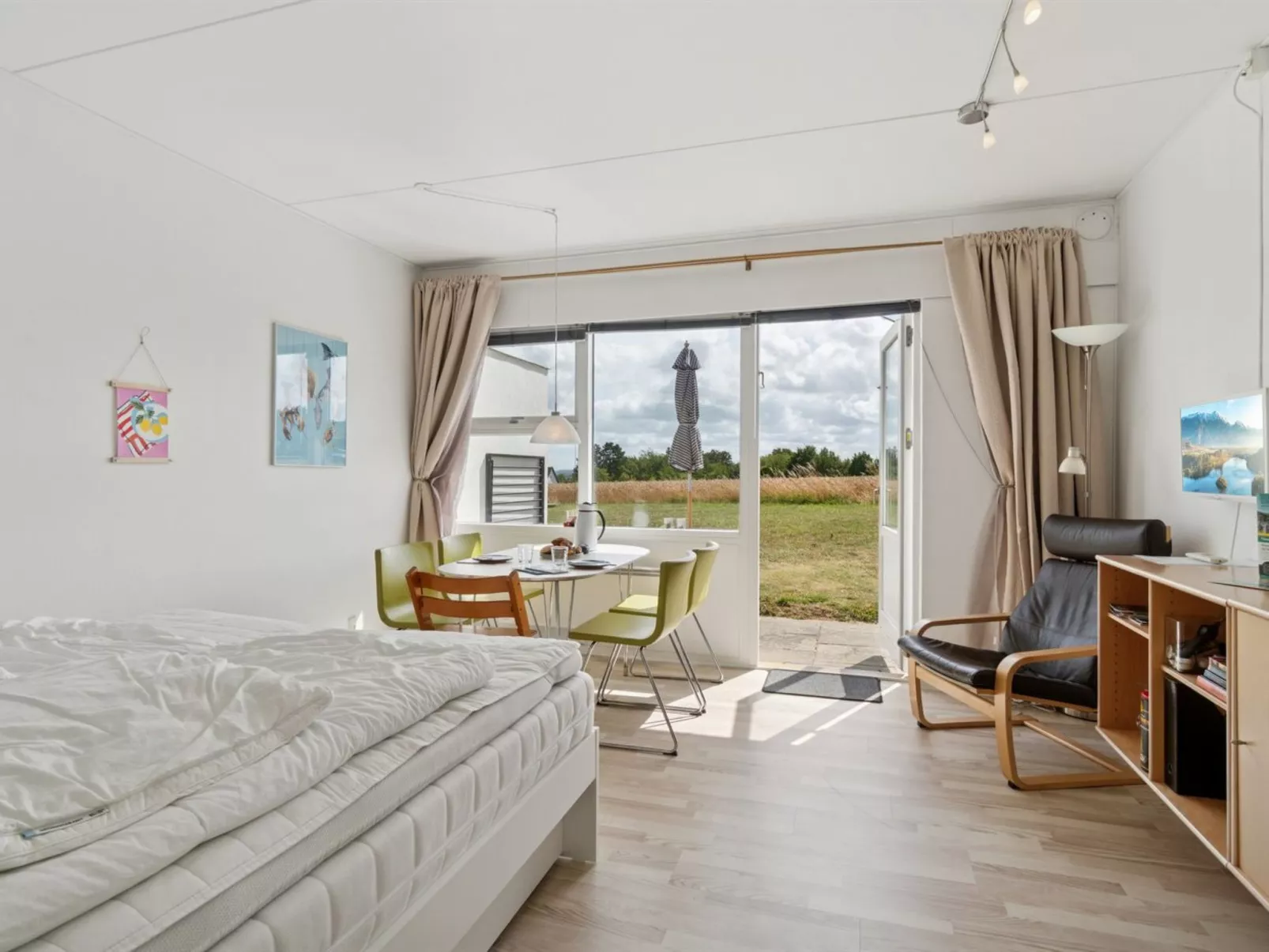 "Mia" - 200m from the sea-Binnen