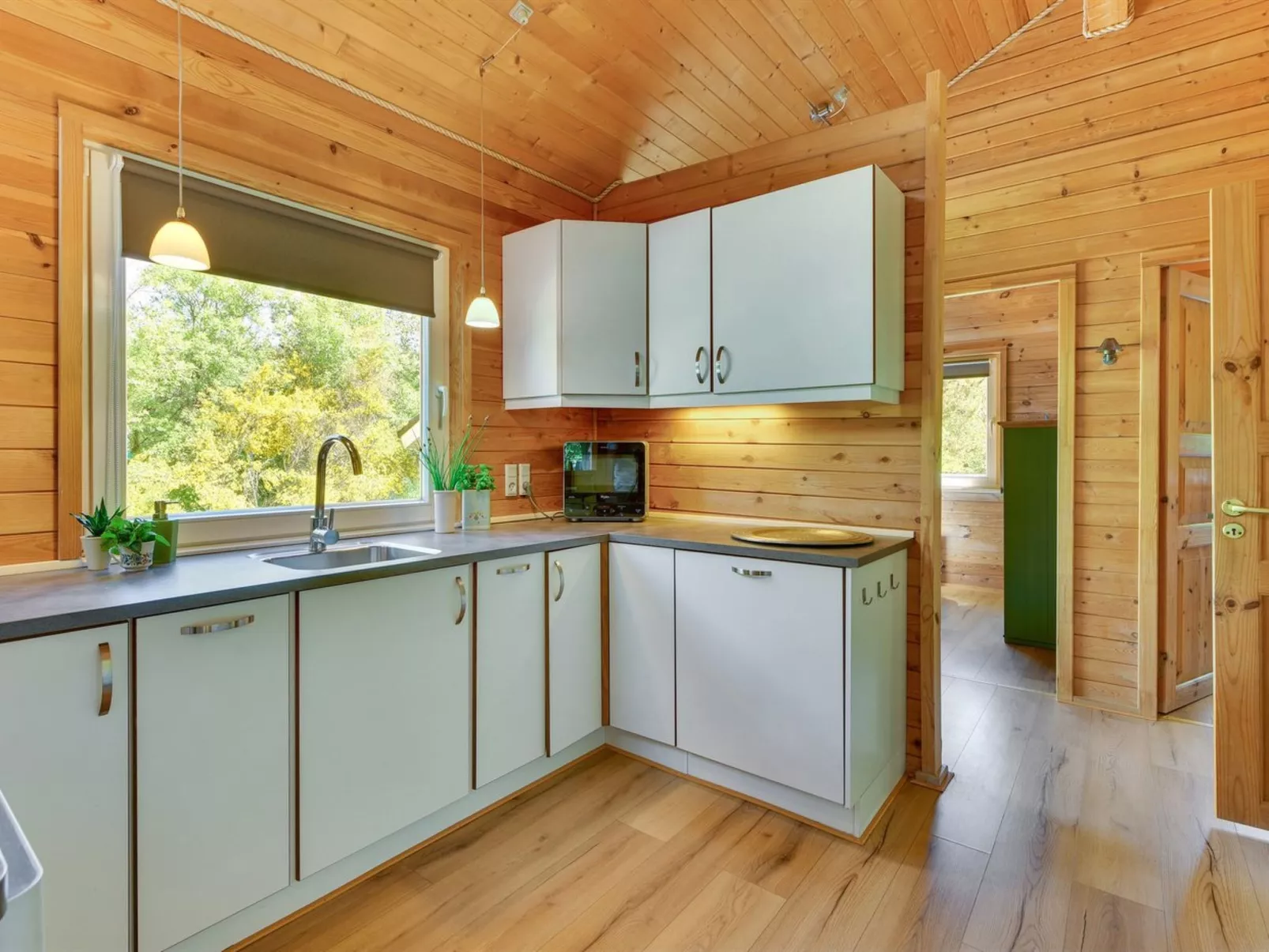 "Jorina" - 700m to the fjord-Binnen