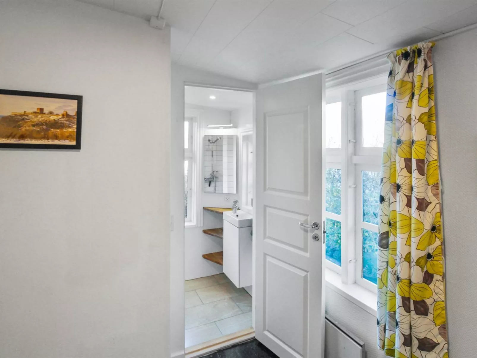 "Anina" - 400m from the sea-Binnen