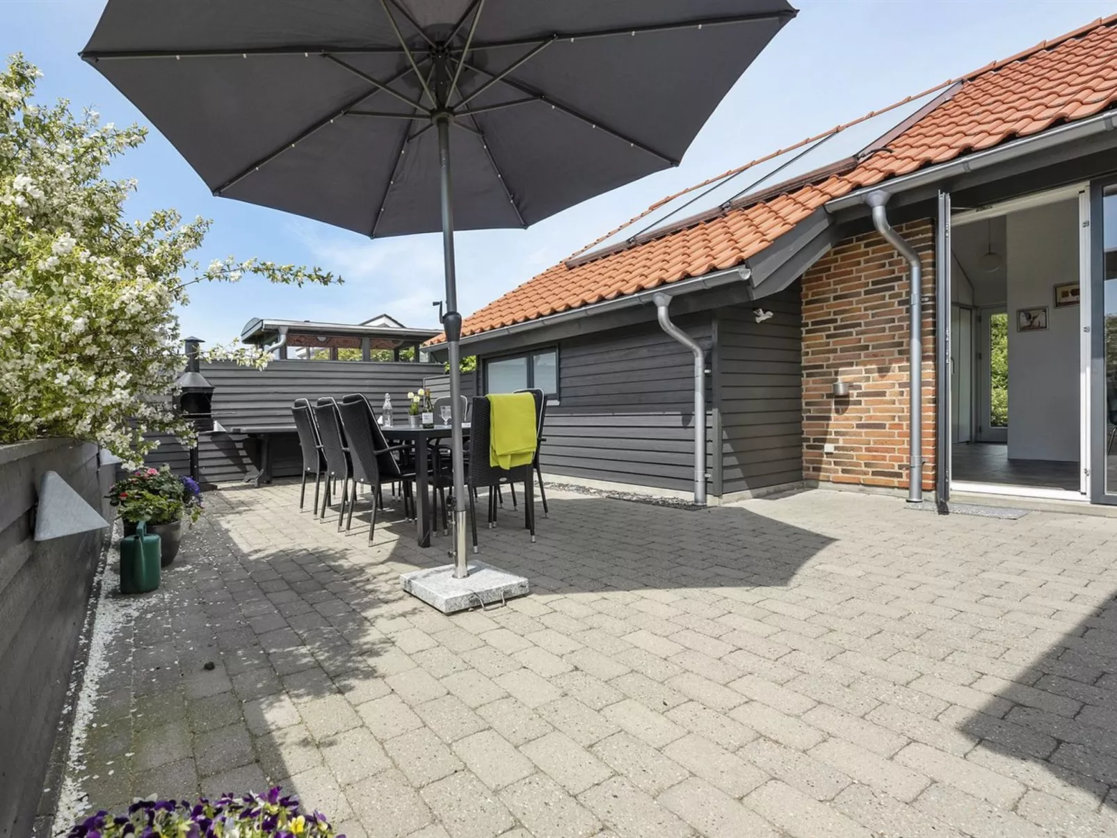 "Donka" - 300m to the fjord-Buiten