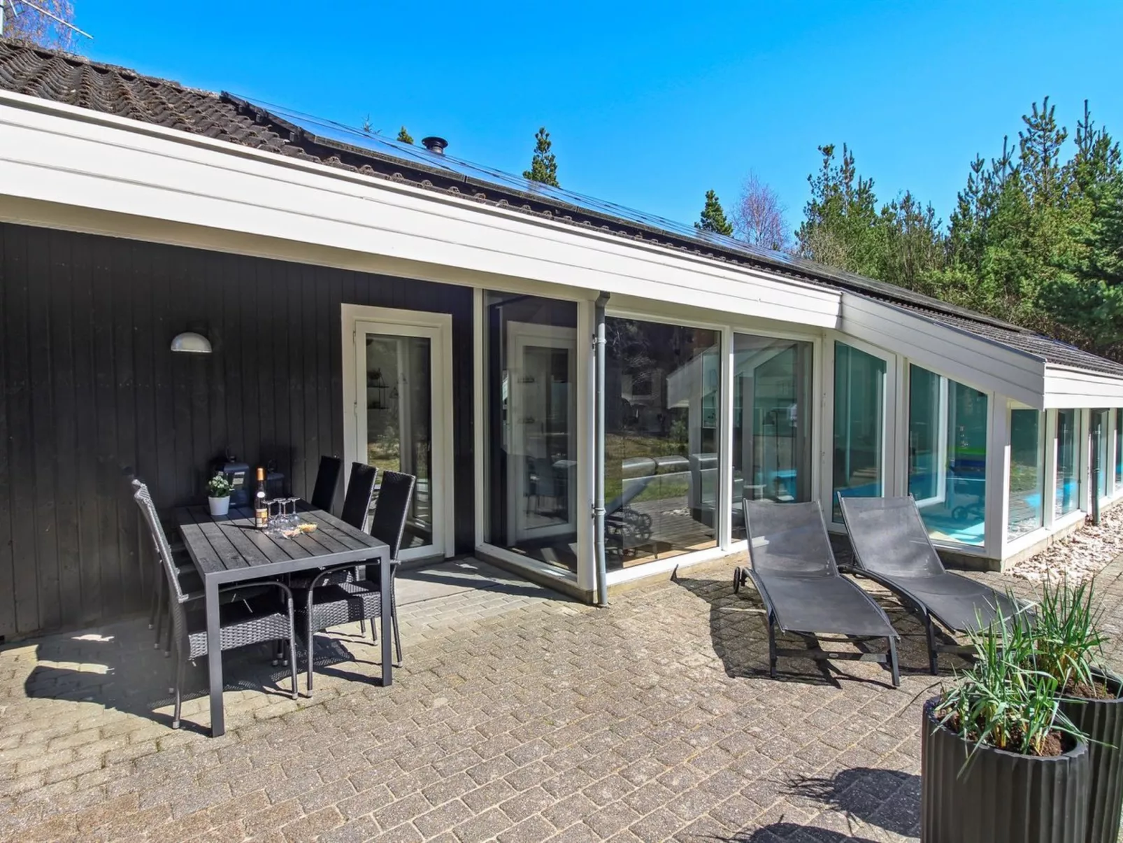 "Jensen" - 700m to the fjord-Buiten