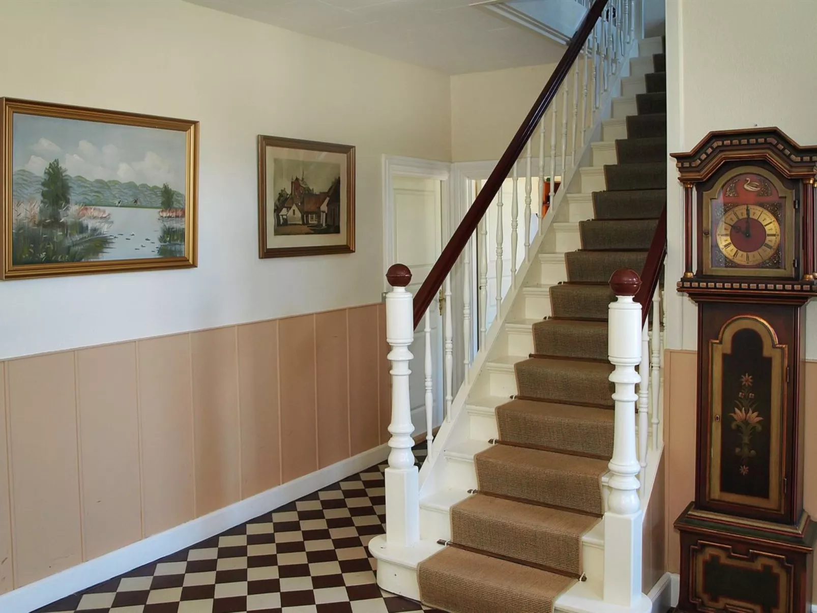 "Thia" - 4km to the fjord-Binnen