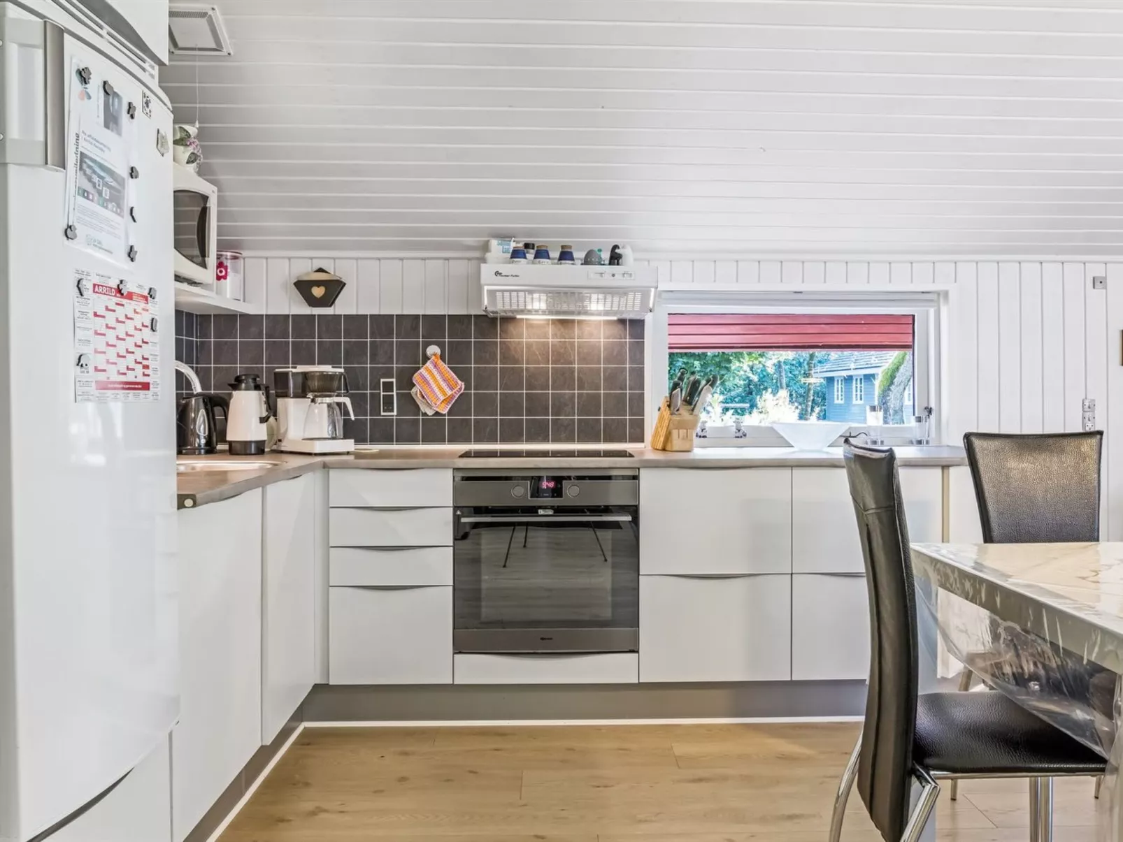 "Carlene" - 25km from the sea-Binnen