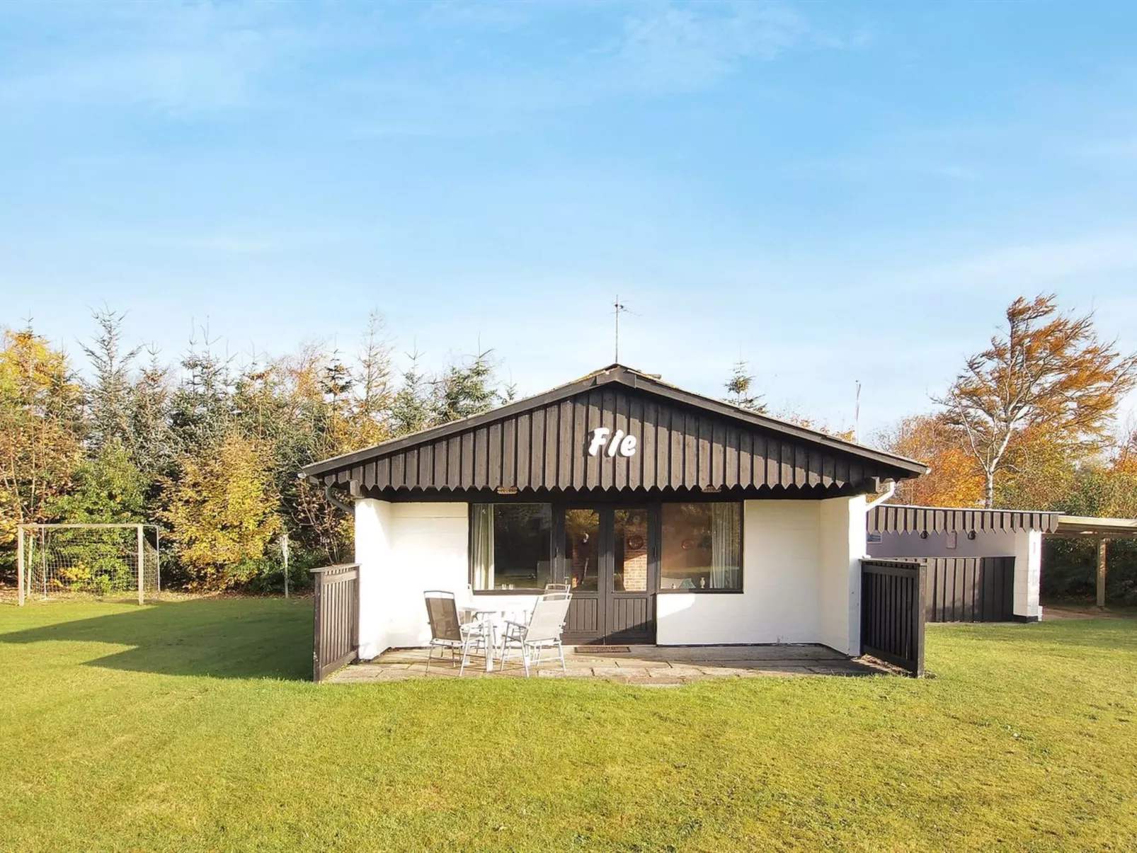 "Enisa" - 300m to the fjord-Buiten