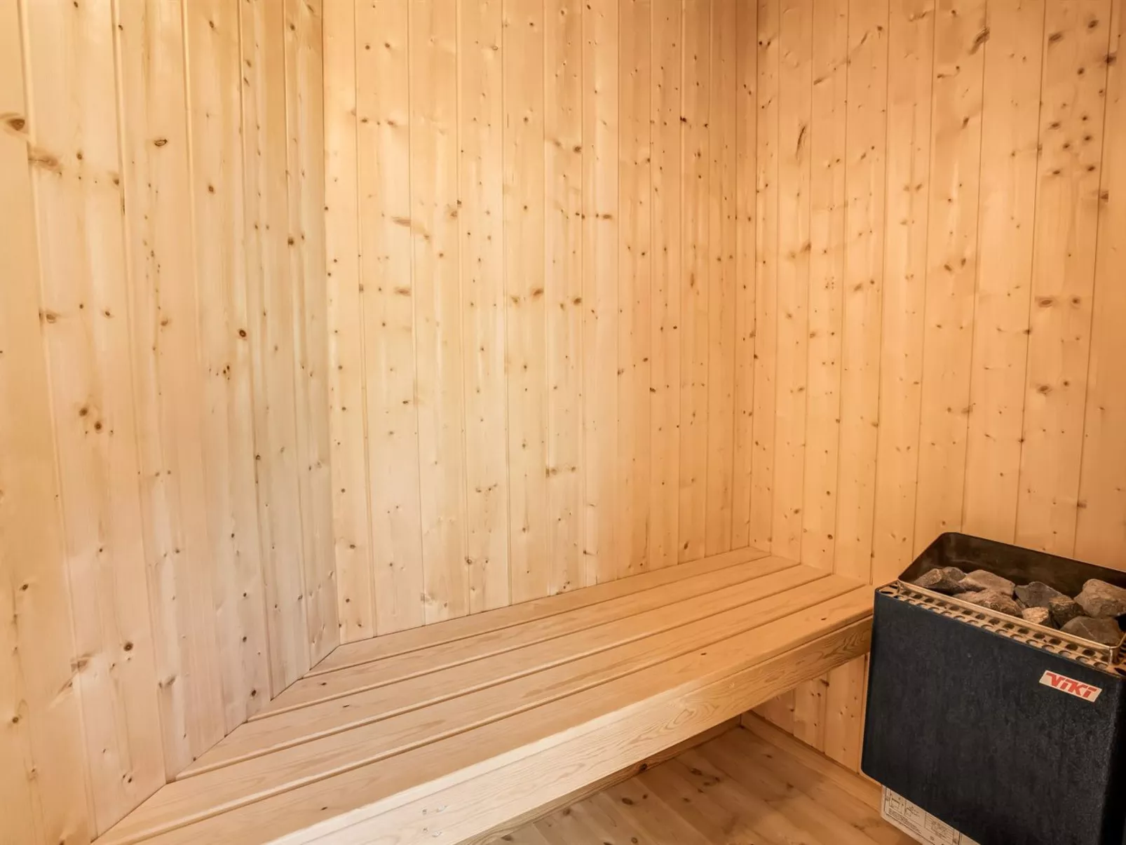 "Isving" - 1.1km to the fjord-Binnen