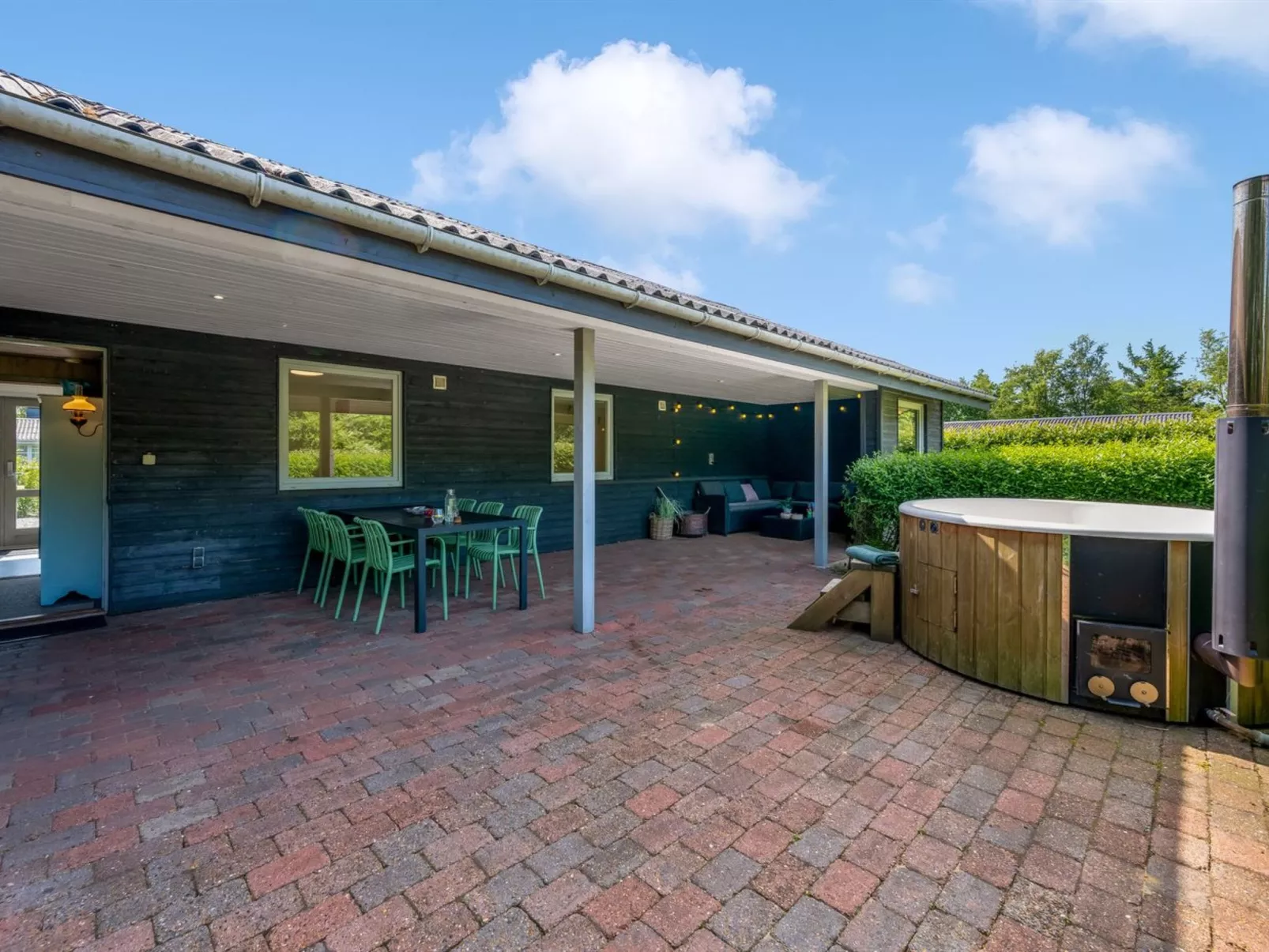 "Knag" - 800m to the fjord-Binnen