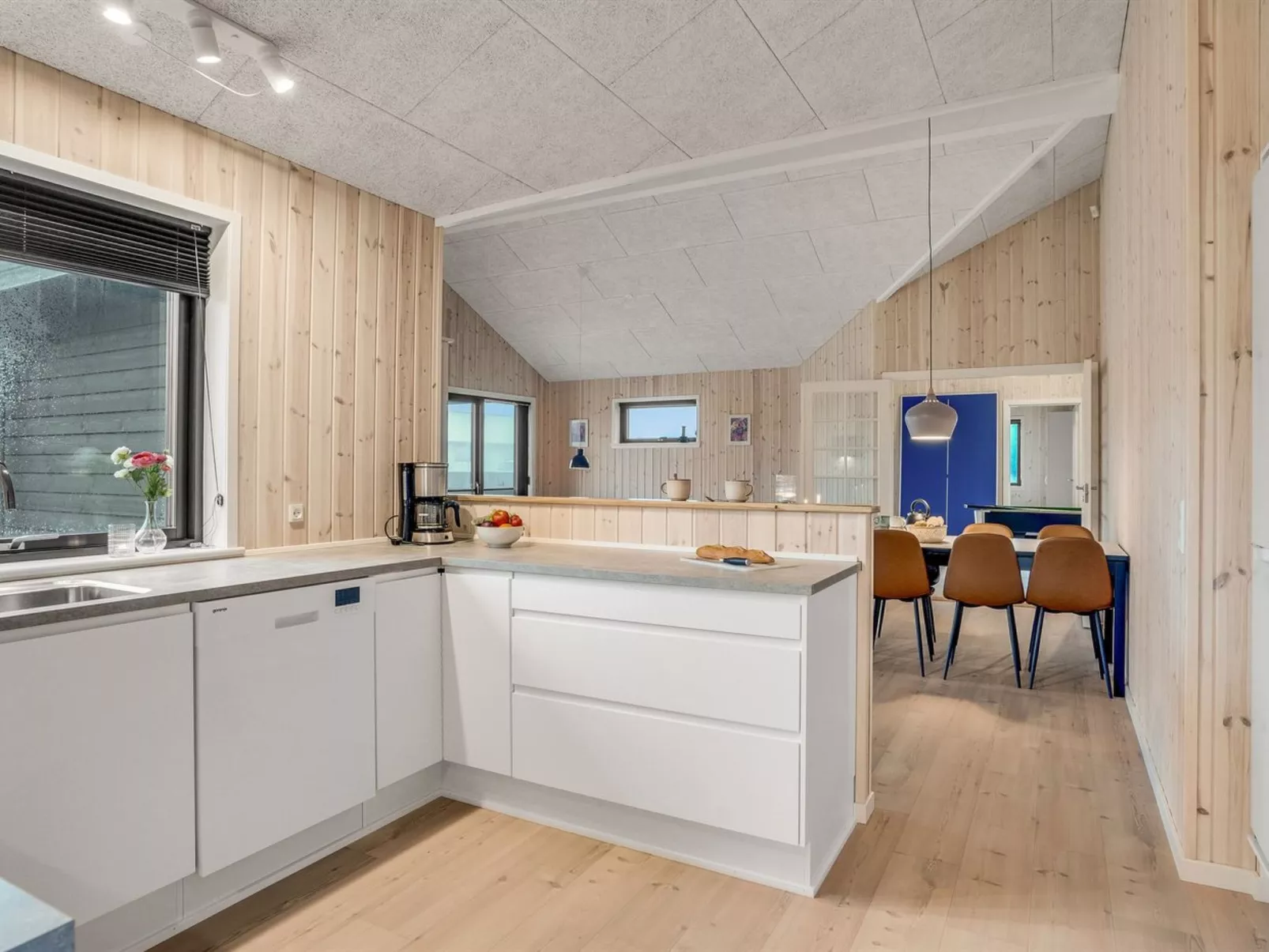 "Carla" - 1.5km from the sea-Binnen