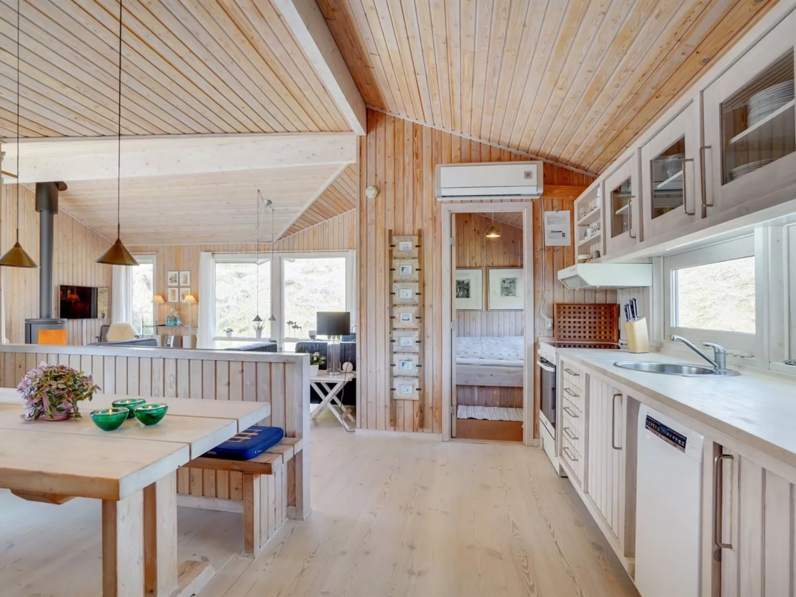 "Nikodina" - 200m from the sea-Binnen