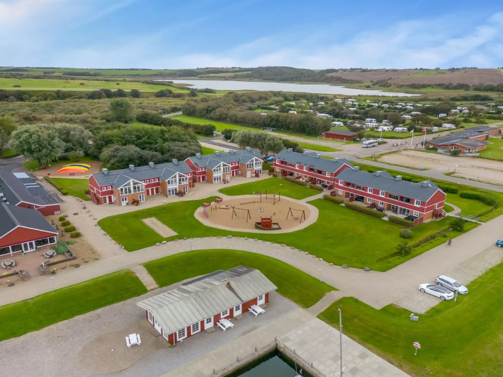 "Alvy" - 100m to the fjord-Buiten