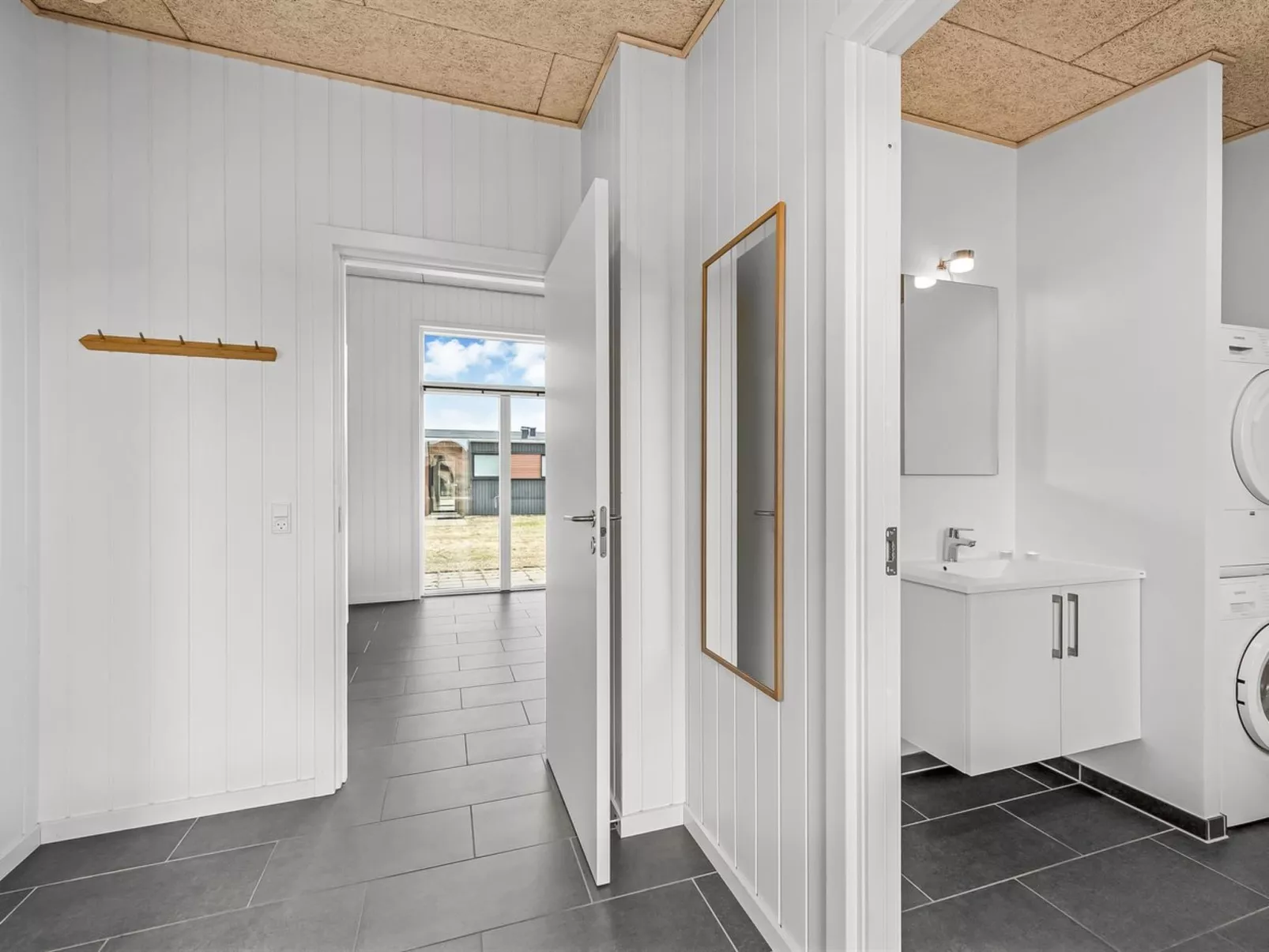 "Ilindenka" - 500m from the sea-Binnen