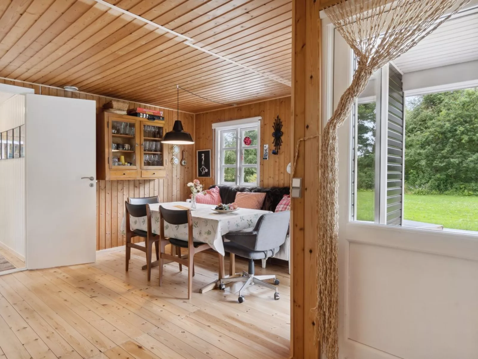 "Gunlög" - 1.3km from the sea-Binnen