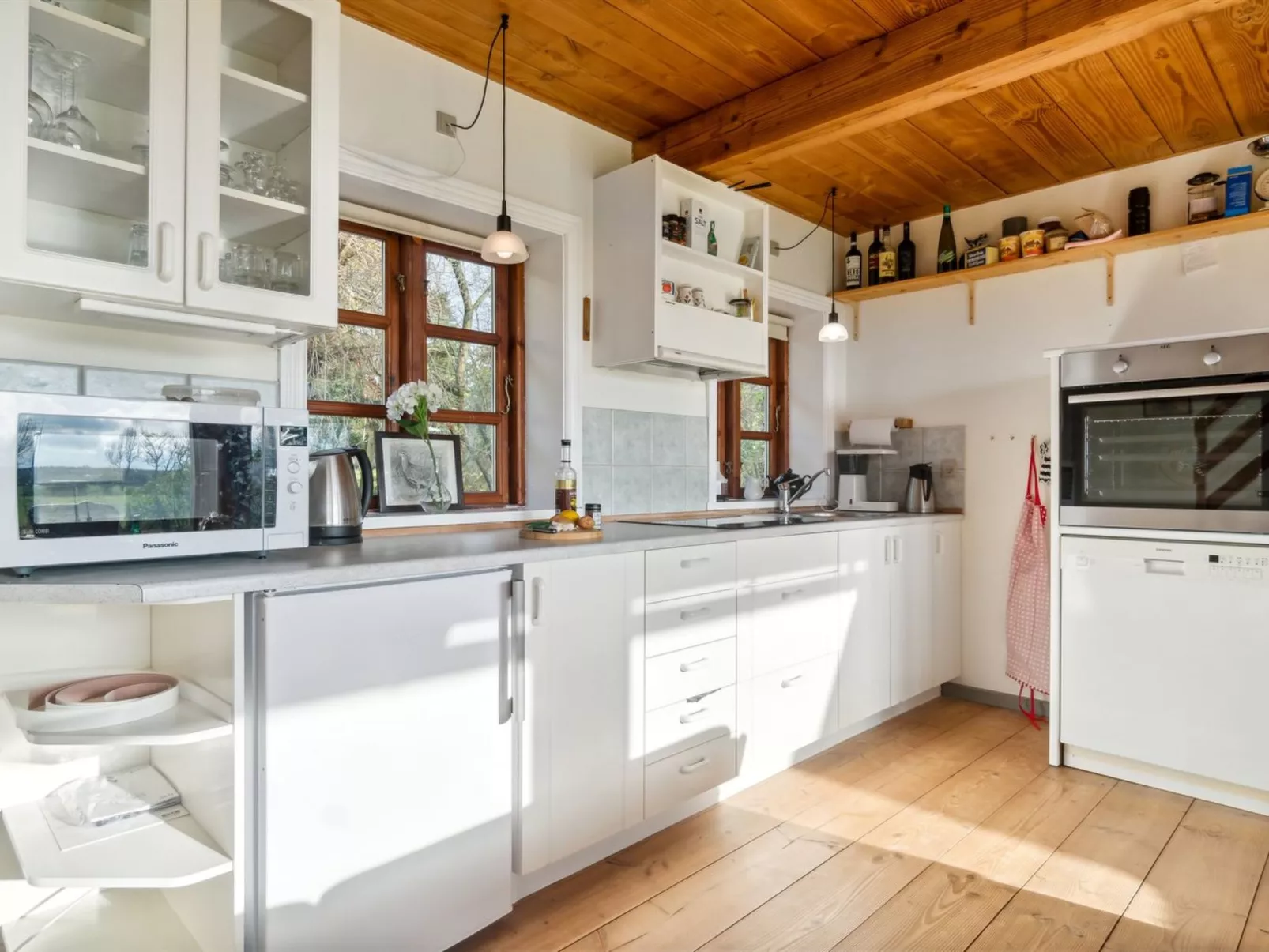 "Thana" - 8km from the sea-Binnen