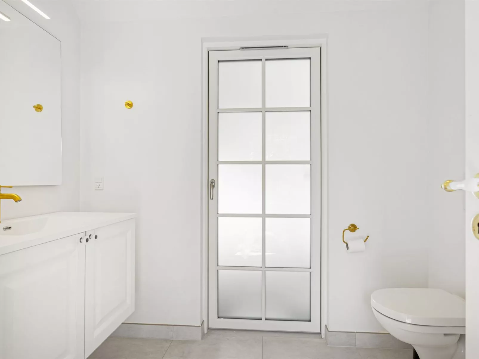 "Karmen" - 100m from the sea-Binnen