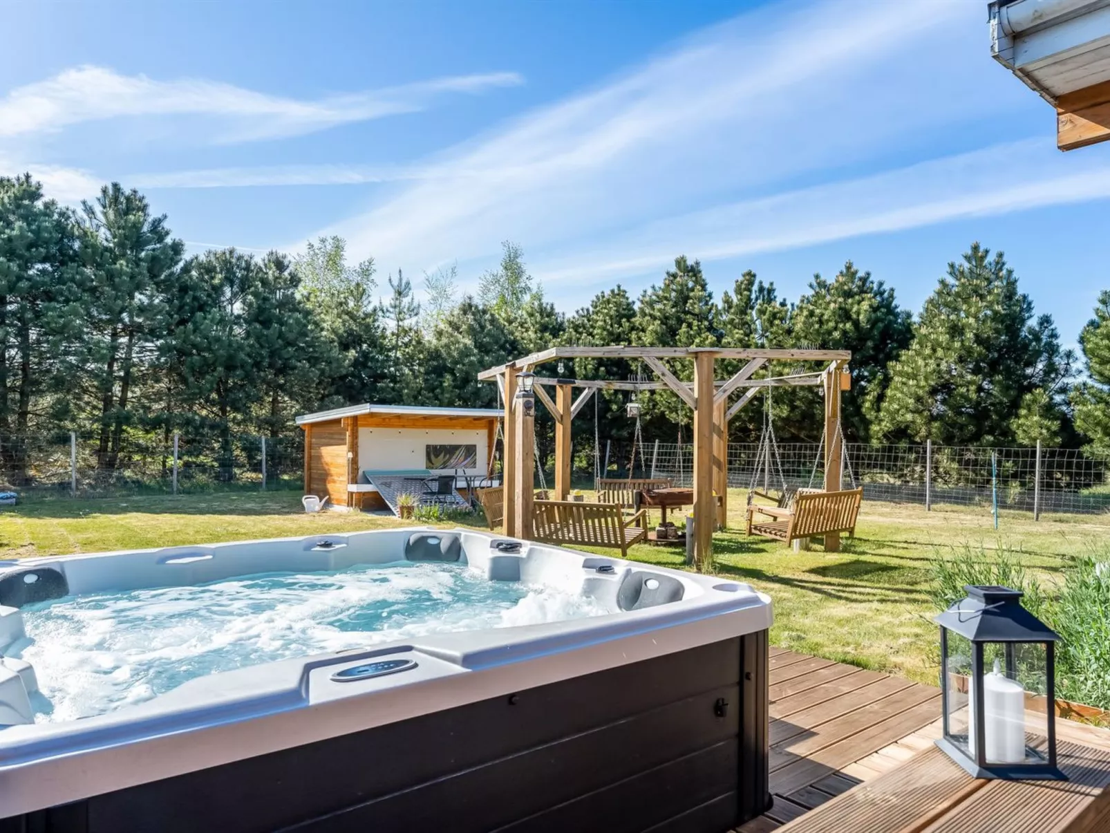 "Vicktoria" - 1.5km from the sea-Binnen