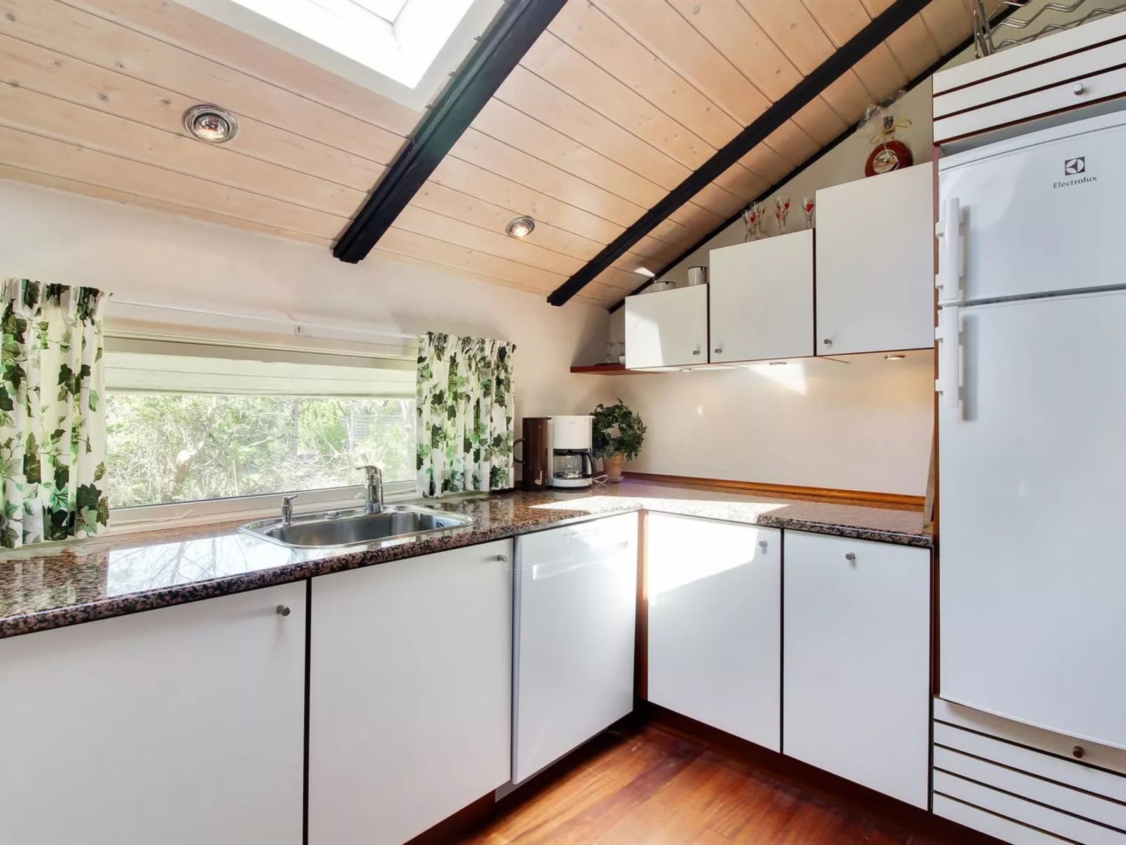 "Alban" - 700m from the sea-Binnen