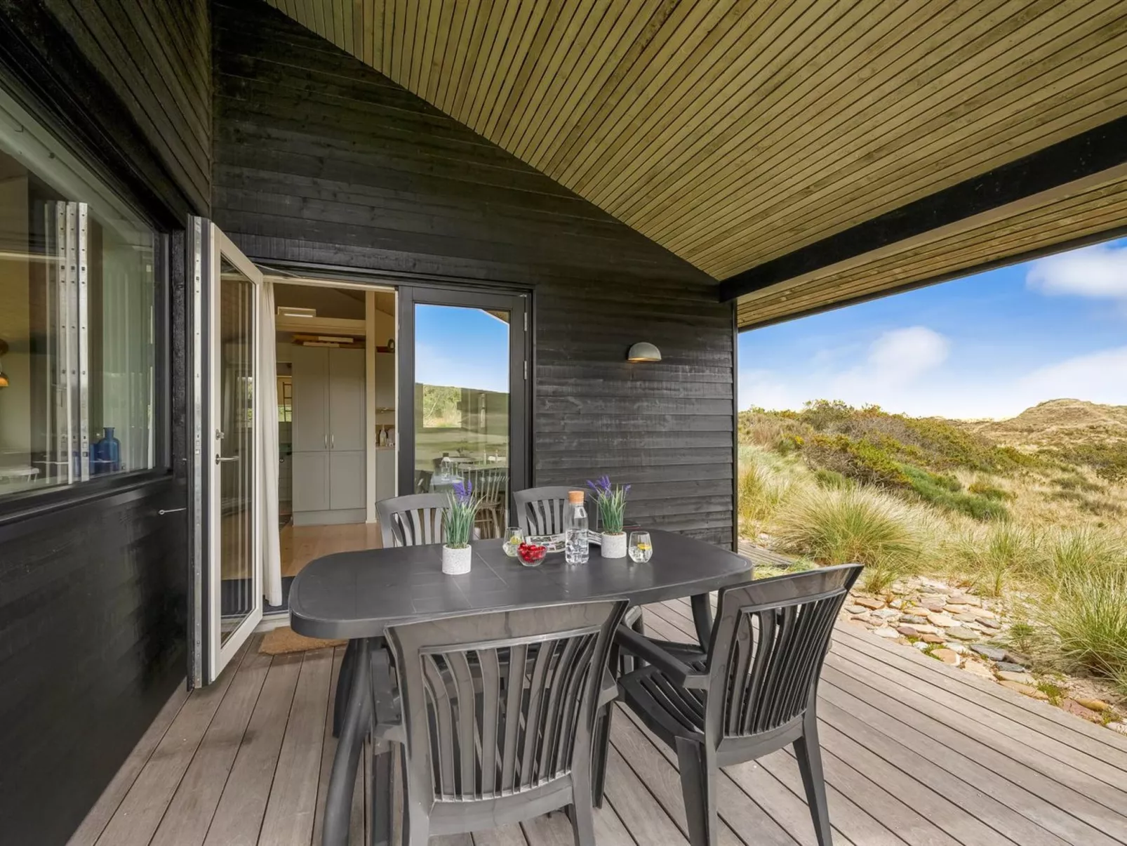 "Apolina" -  from the sea-Buiten