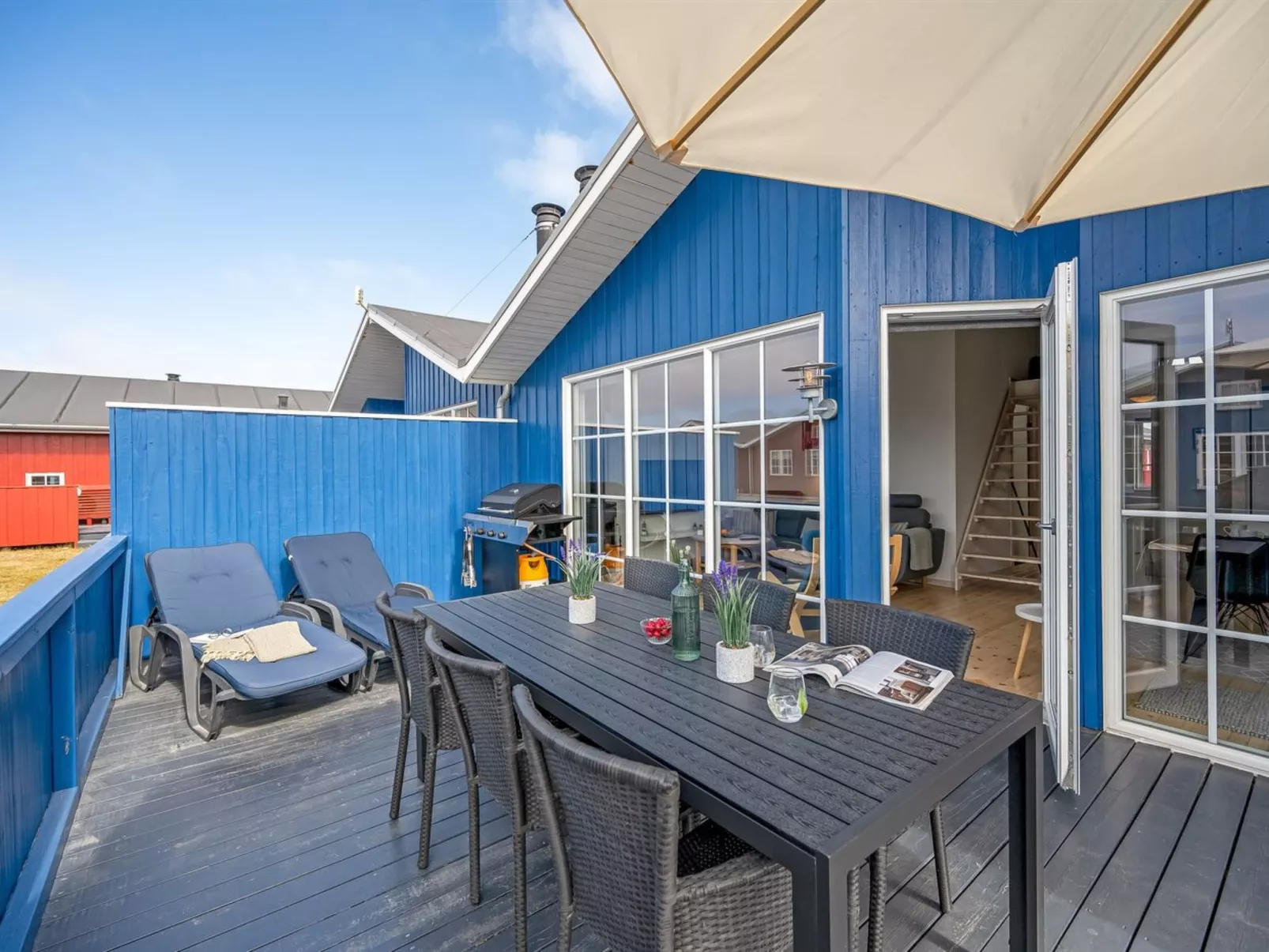 "Albertina" - 300m to the fjord-Buiten