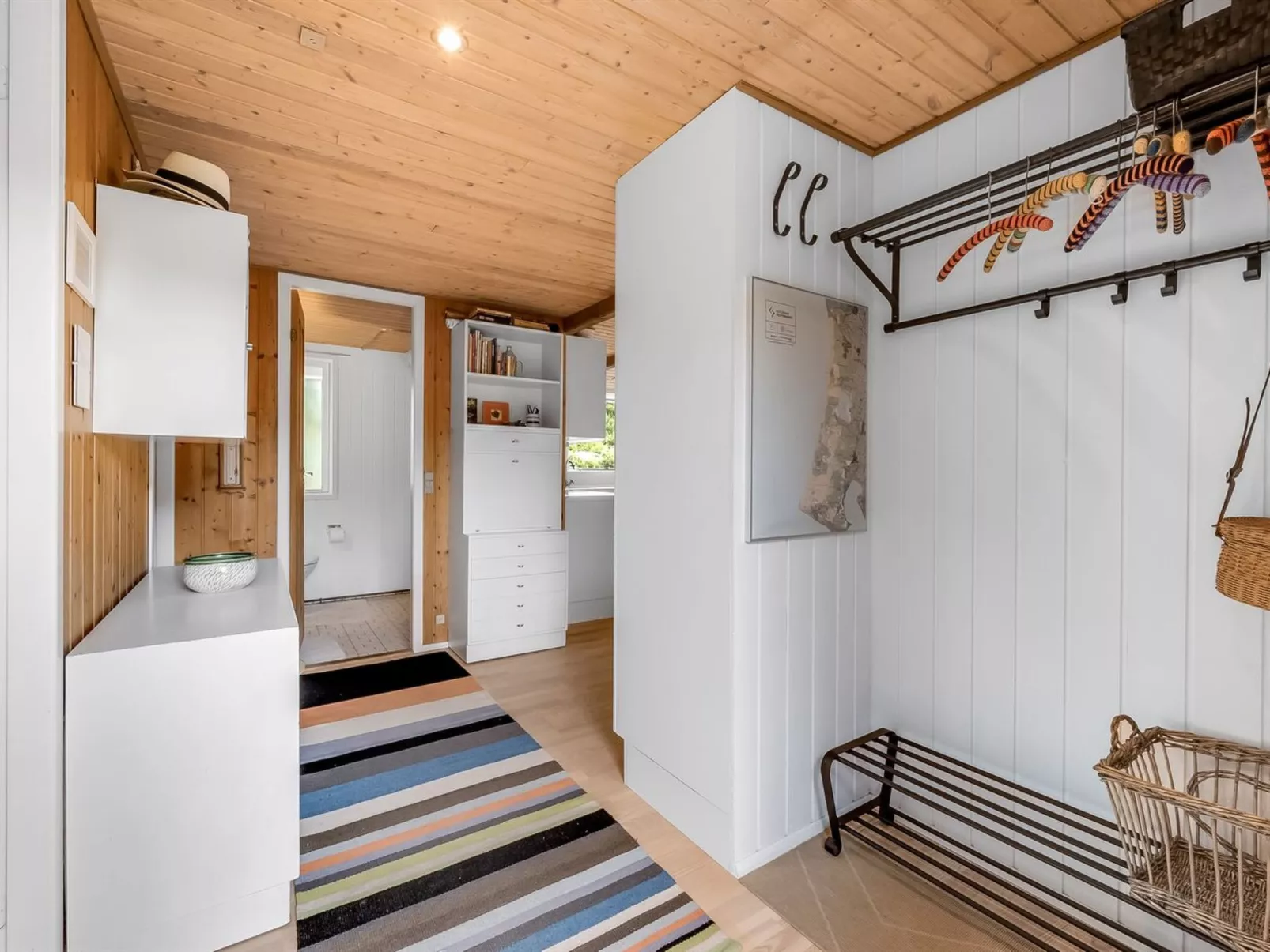 "Sisko" - 800m from the sea-Binnen