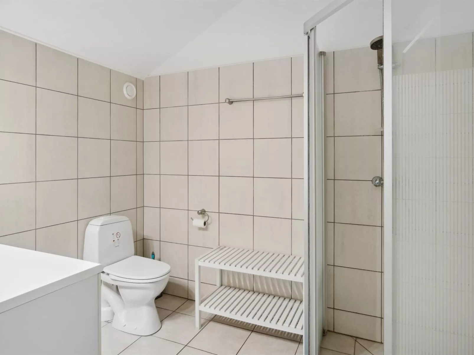 "Amina" - 1.1km from the sea-Binnen