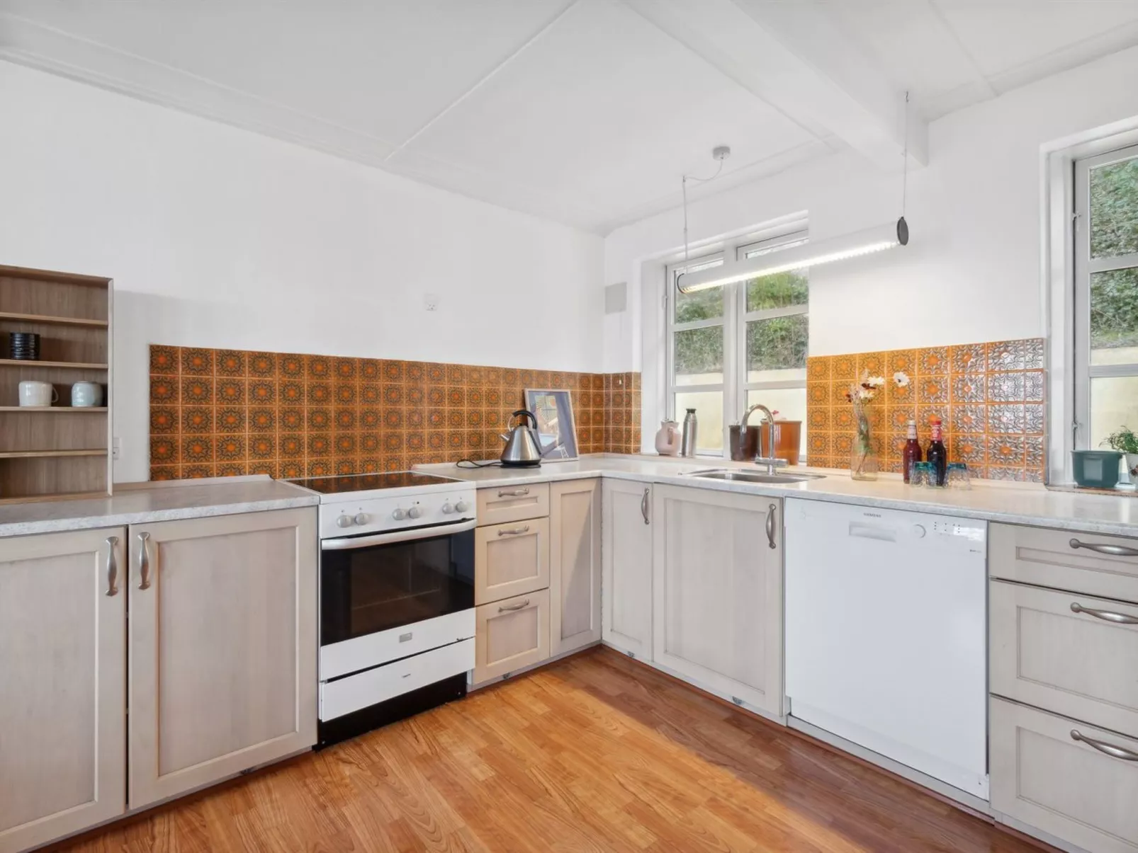 "Scarlet" - 5m from the sea-Binnen