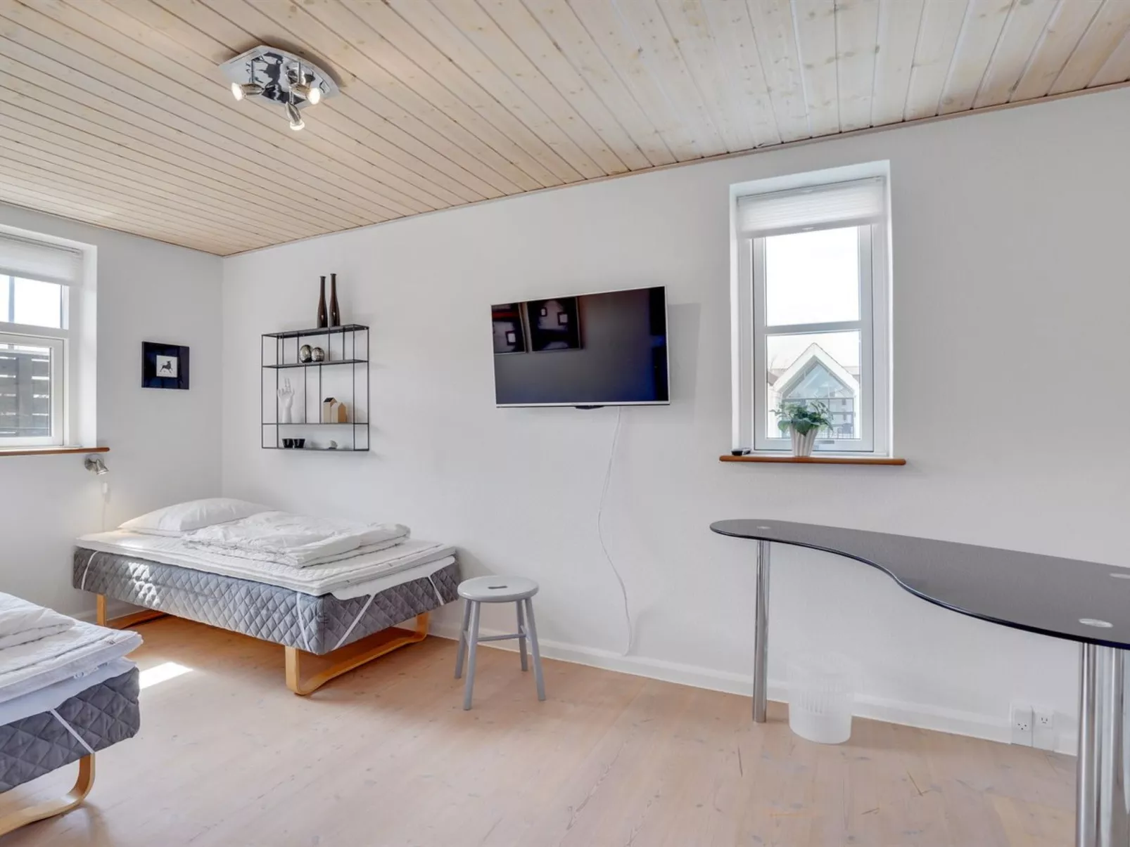 "Marno" - 500m from the sea-Binnen