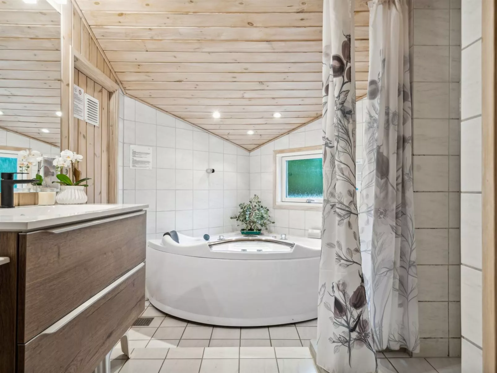 "Alruna" - 350m from the sea-Binnen