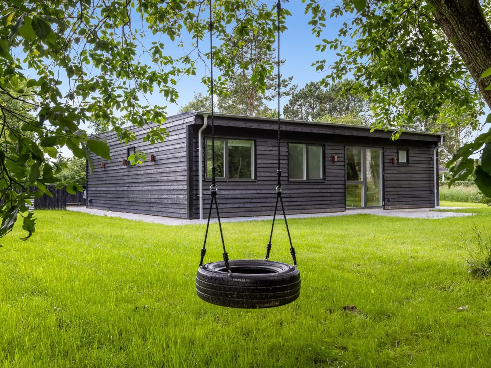 "Scalli" - 1.5km to the fjord-Buiten