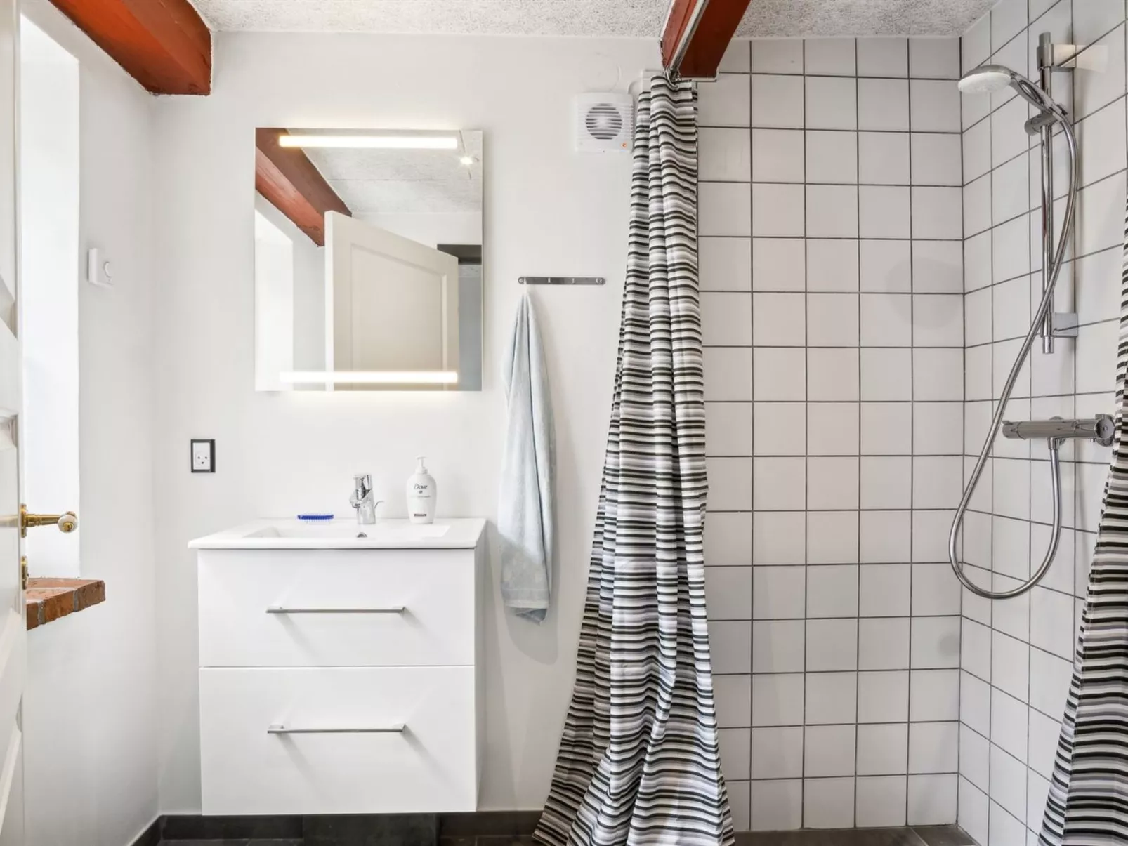 "Odeta" - 25km from the sea-Binnen