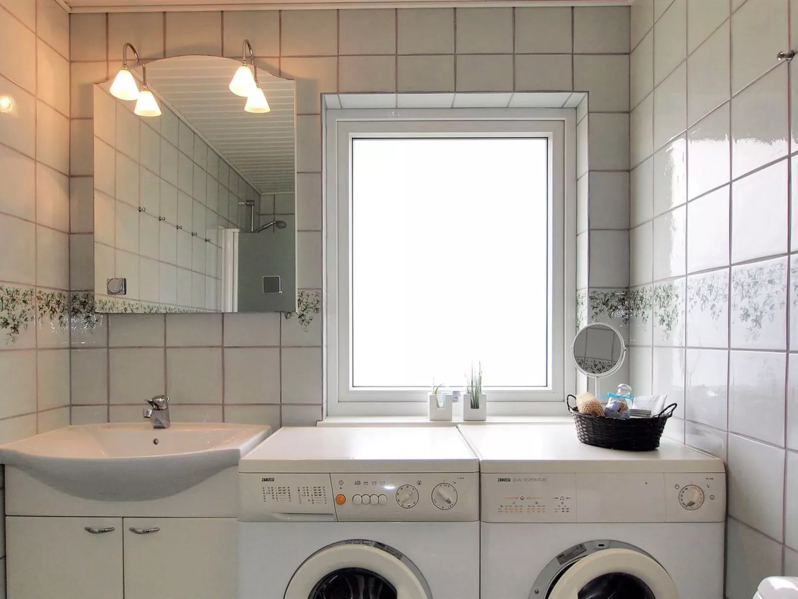 "Kadir" - 500m from the sea-Binnen