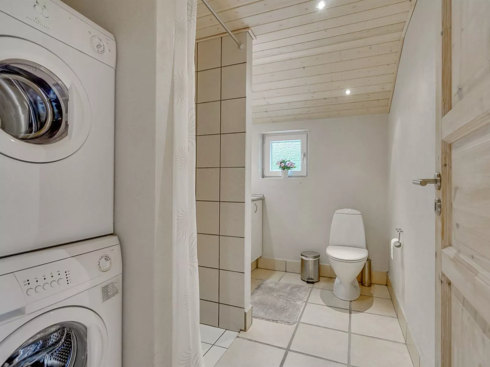 "Aviaja" - 12km from the sea-Binnen