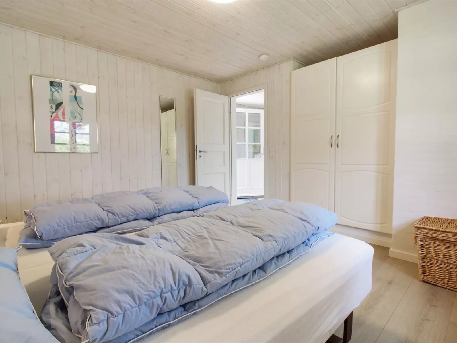 "Hillmari" - 200m from the sea-Binnen