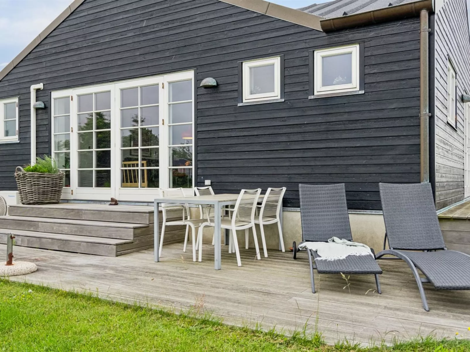 "Dory" - 30m from the sea-Buiten