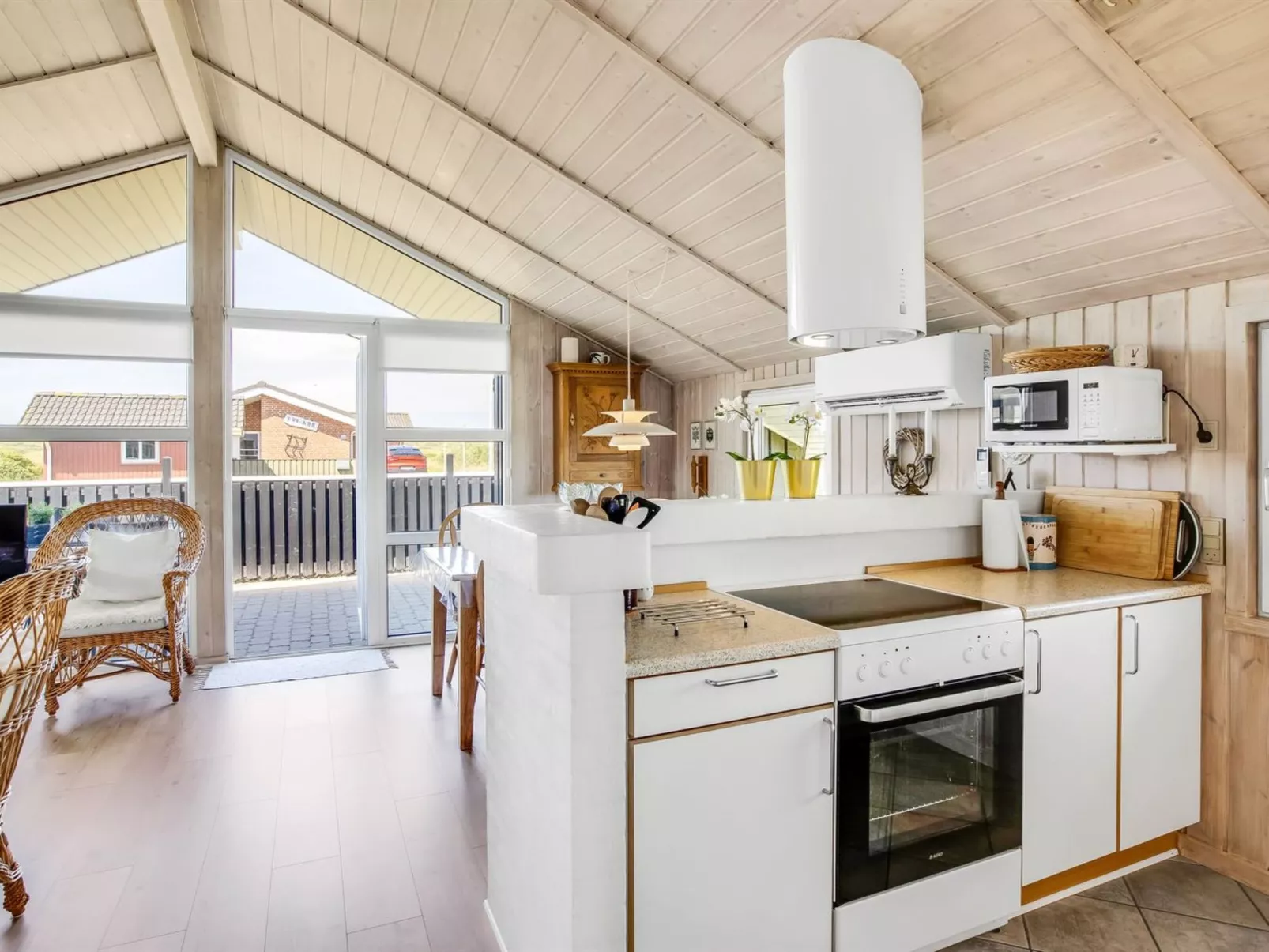 "Hariet" - 300m from the sea-Binnen