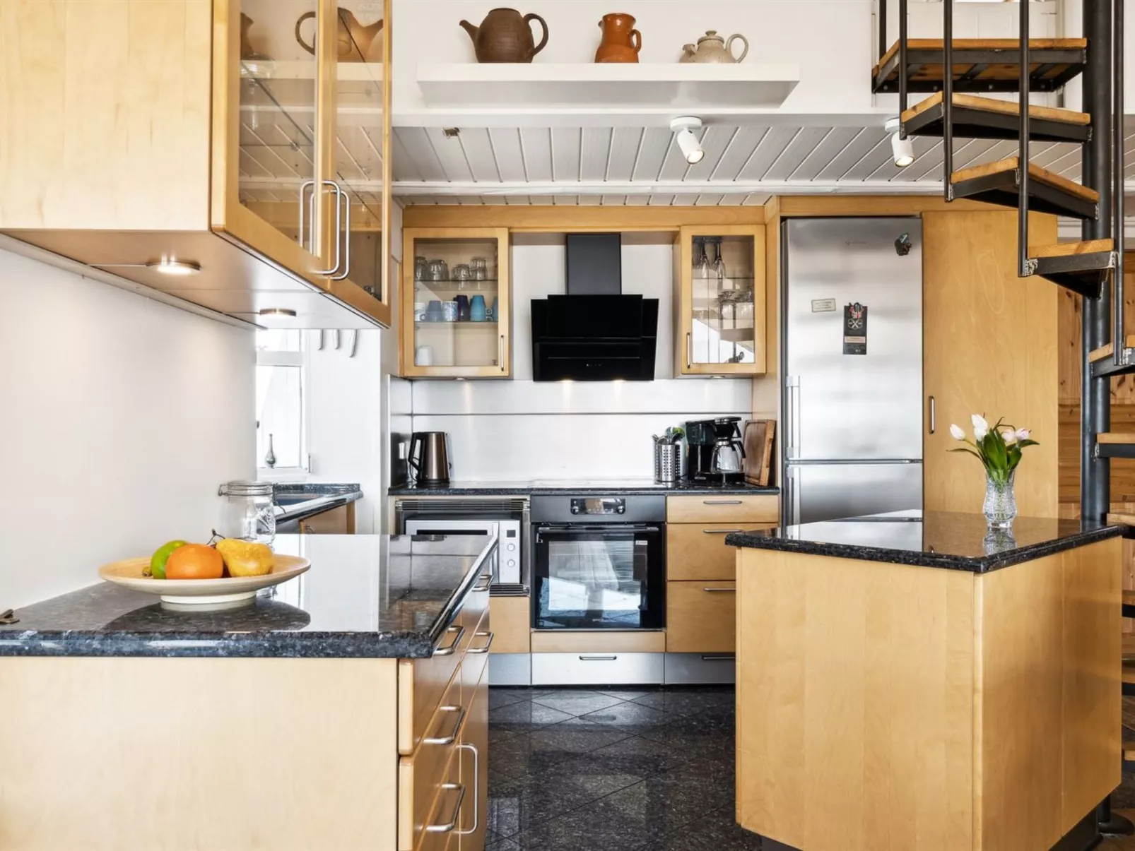 "Michel" - 25m from the sea-Binnen