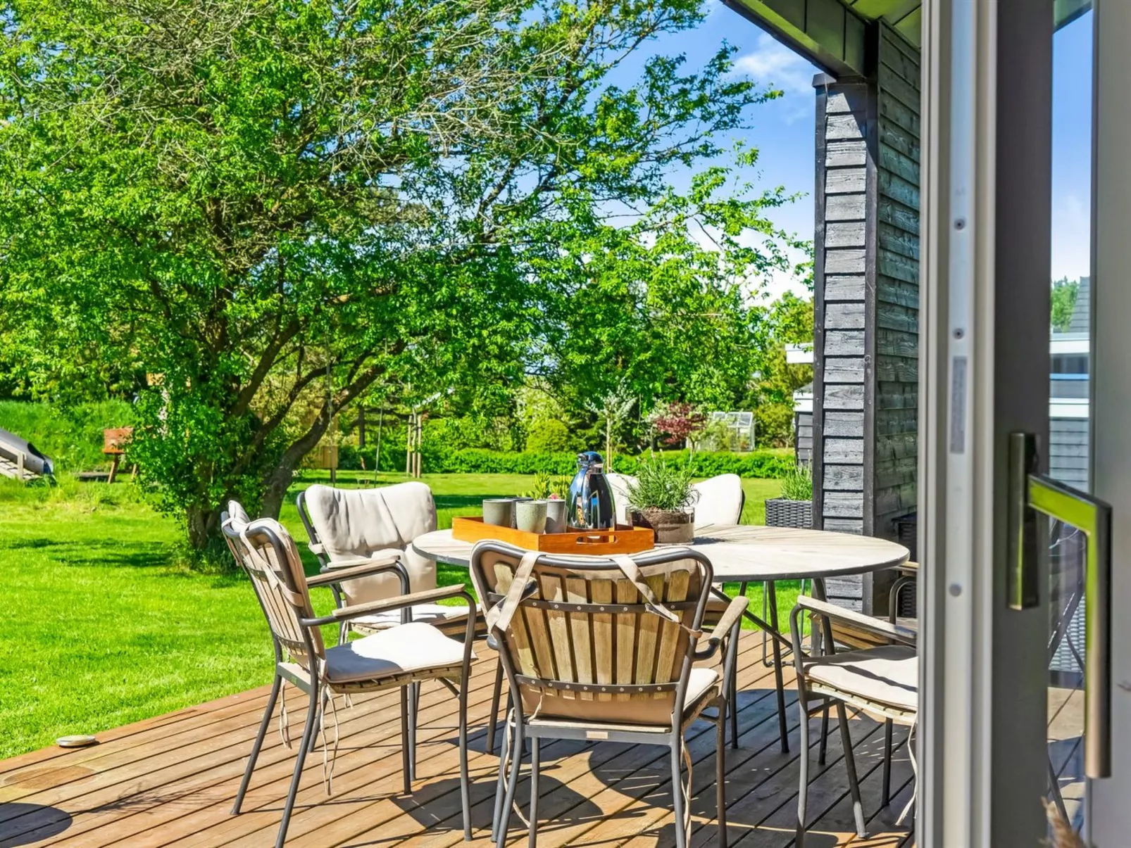 "Melina" - 900m to the fjord-Buiten