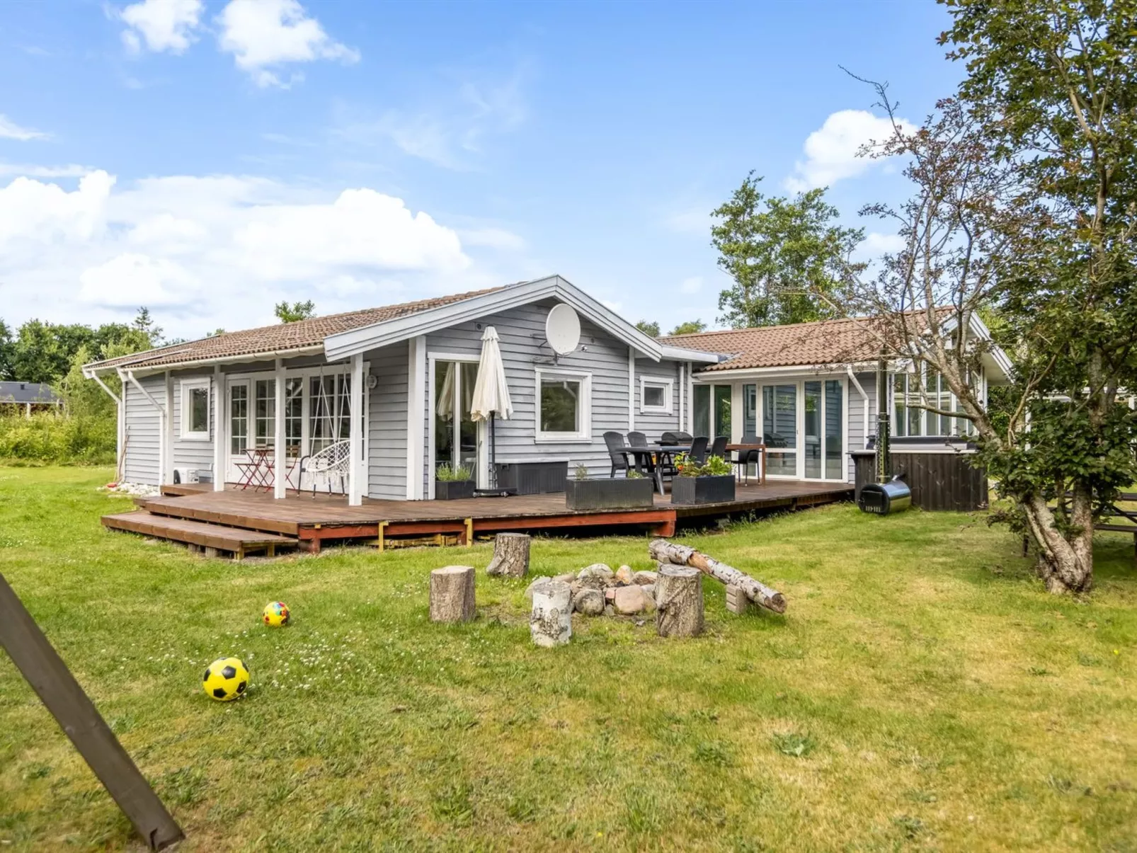 "Anabela" -  from the sea-Buiten