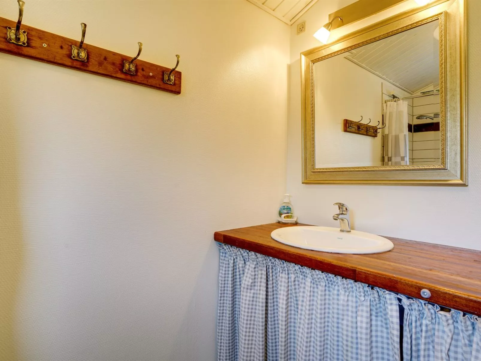 "Leani" - 200m from the sea-Binnen