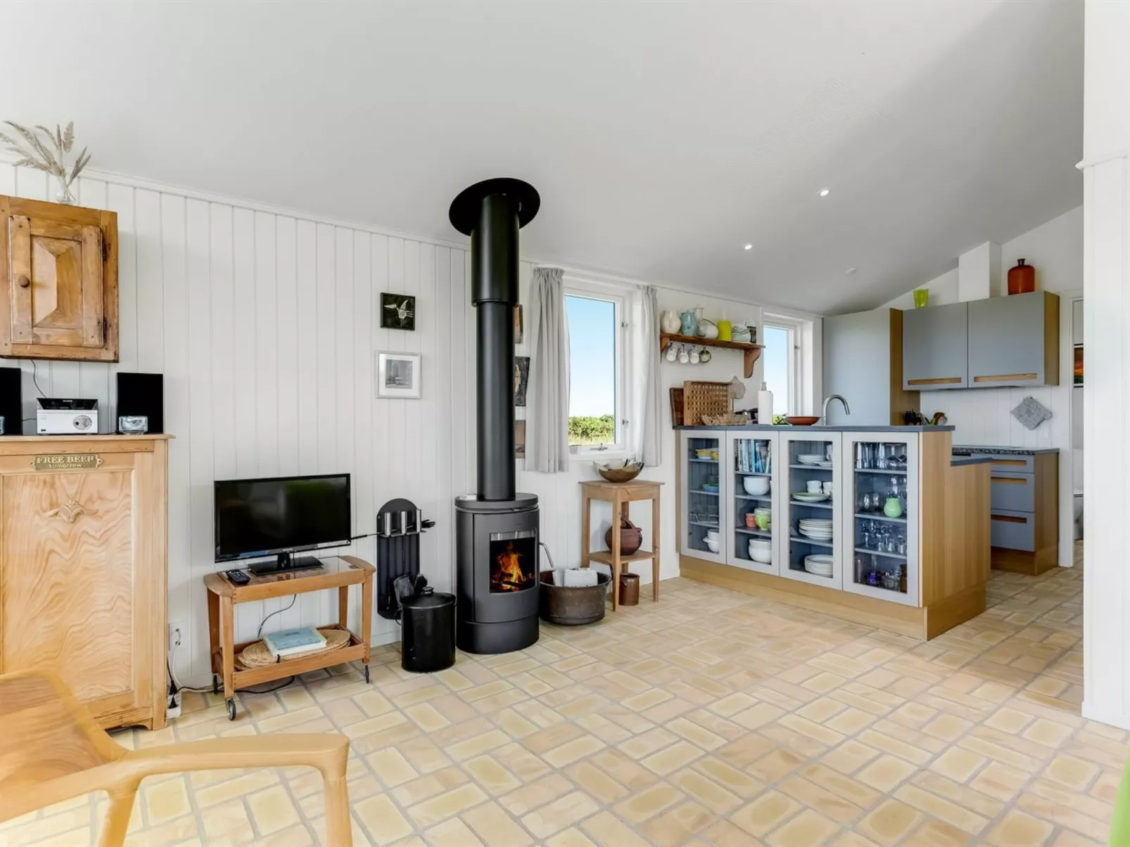 "Zina" - 50m from the sea-Binnen