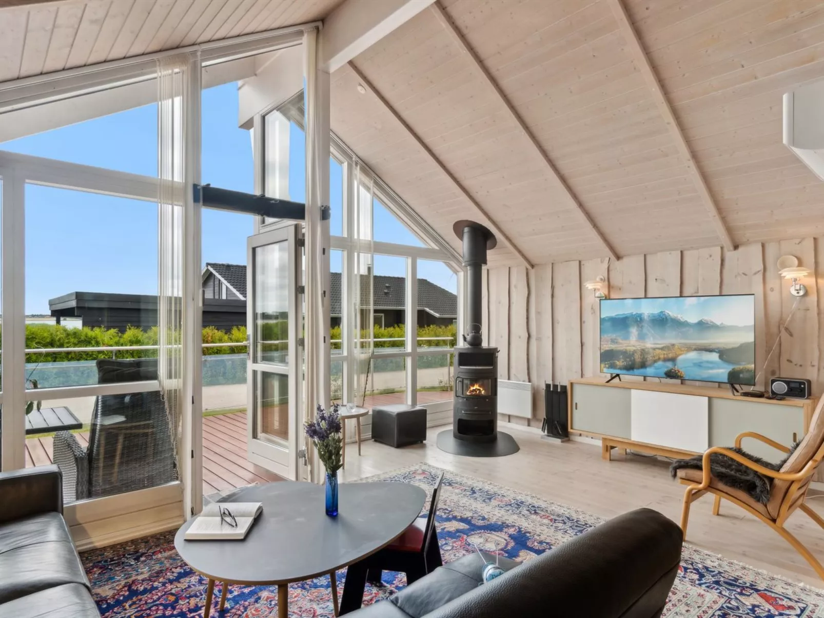 "Annrike" - 175m to the fjord-Binnen